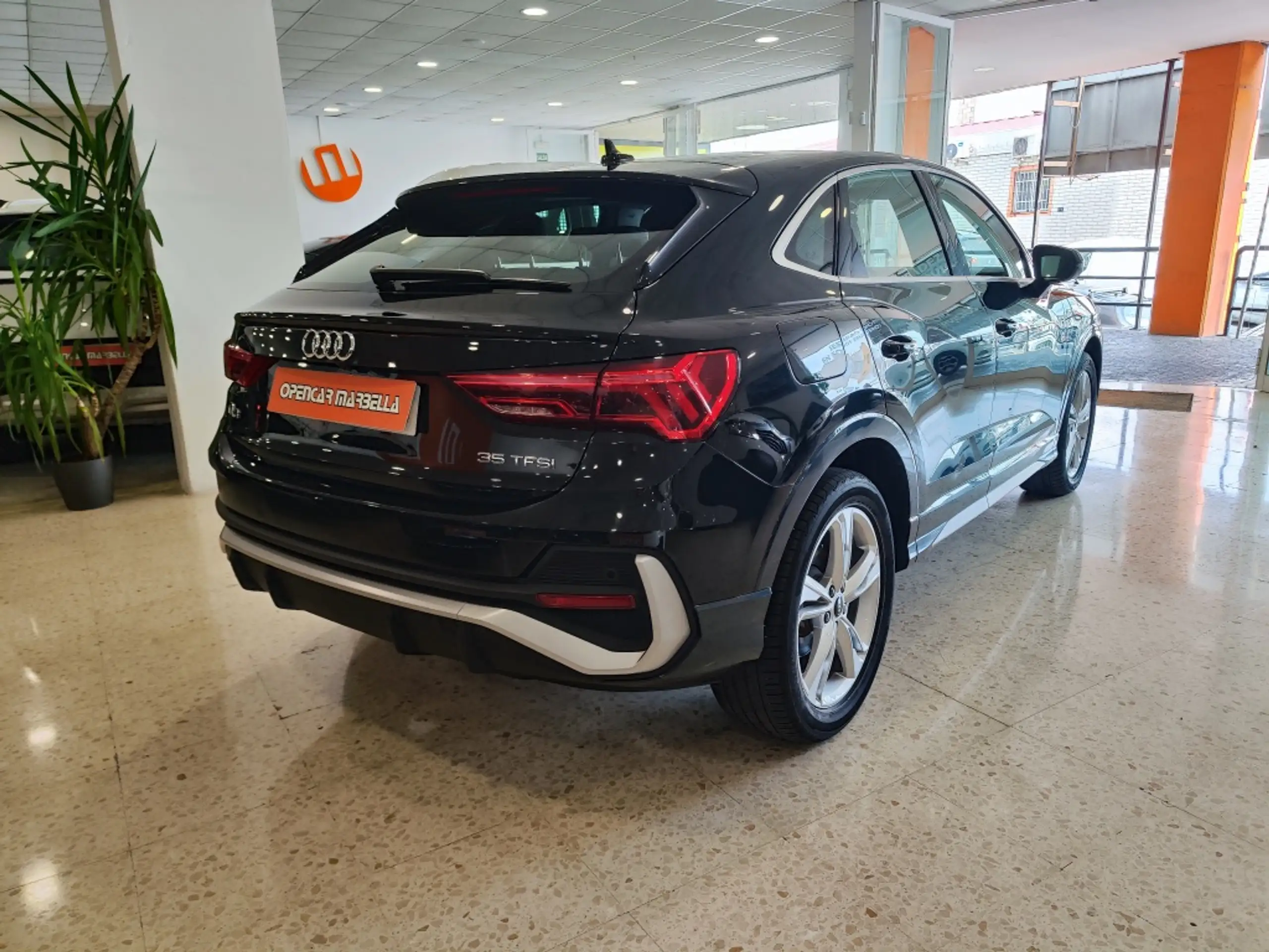 Audi - Q3