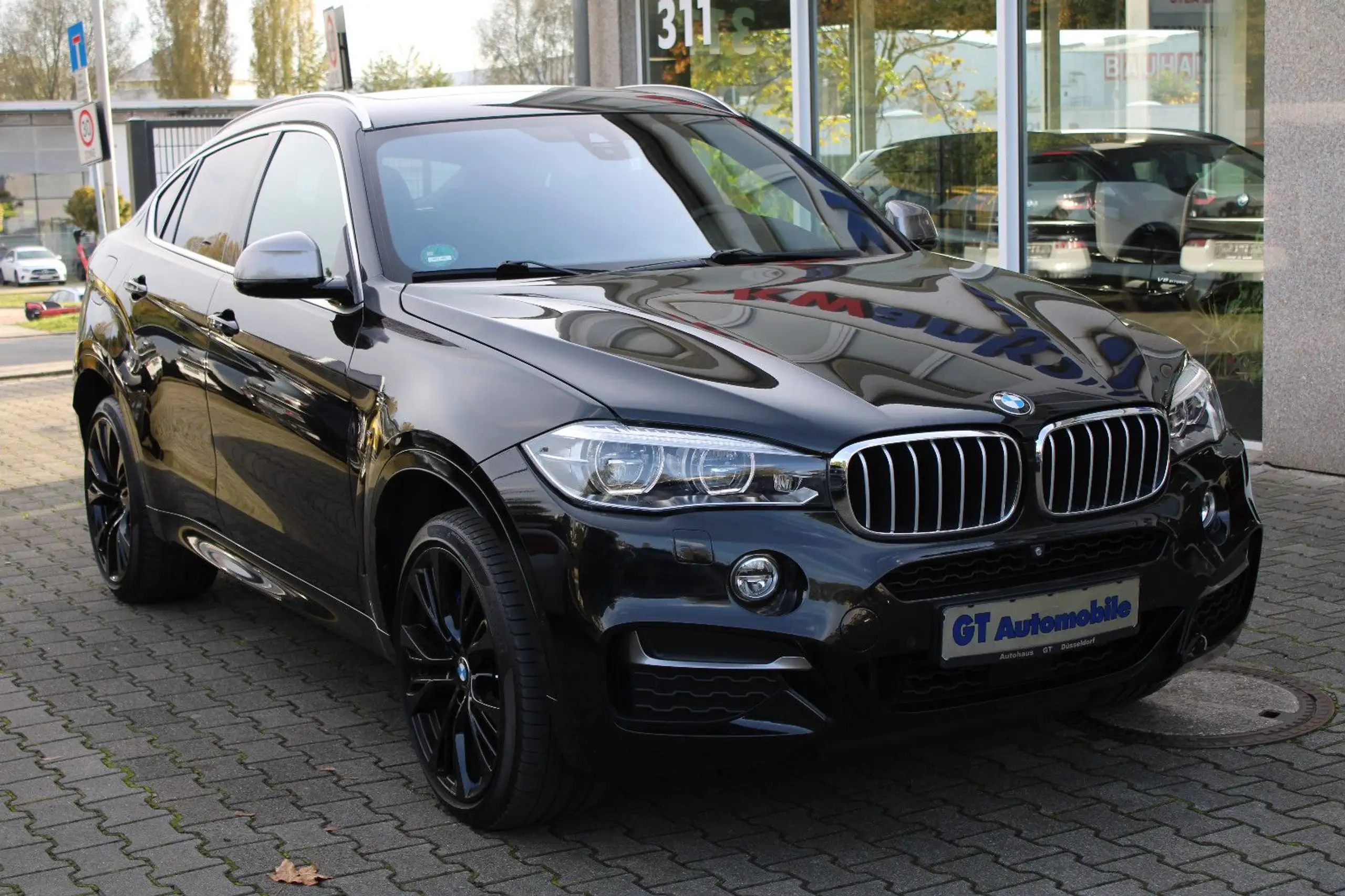 BMW - X6 M