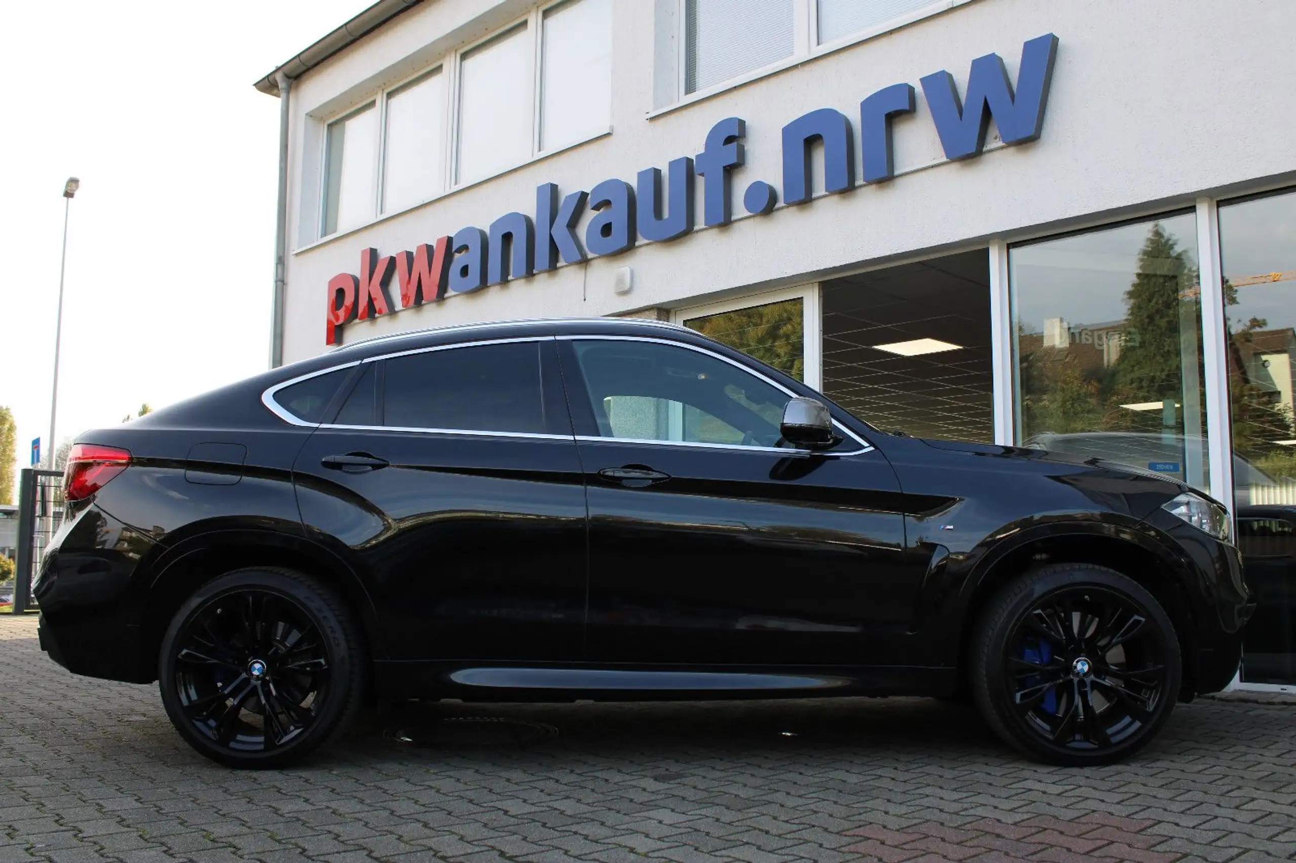 BMW - X6 M