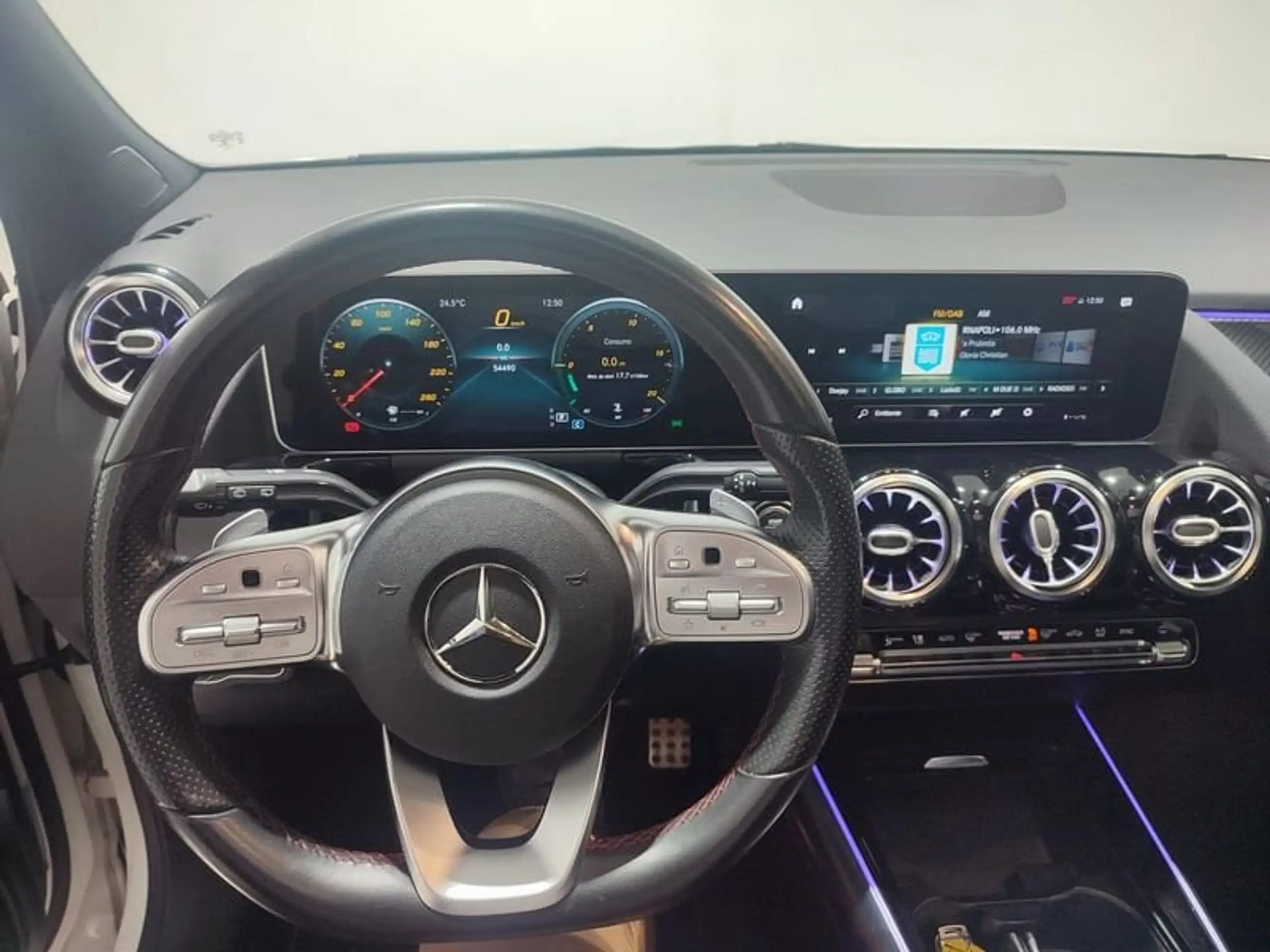 Mercedes-Benz - GLA 200