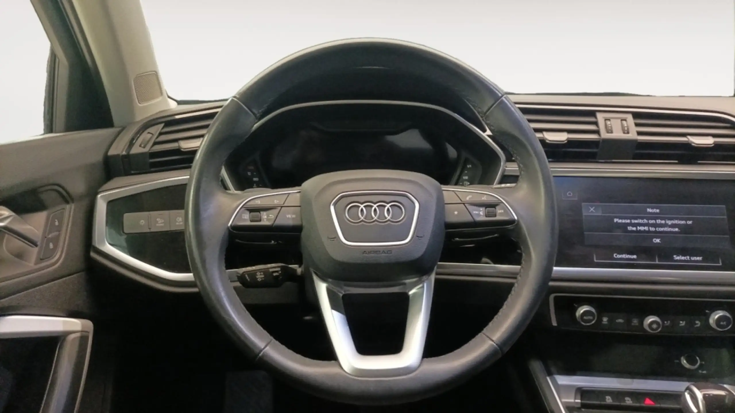 Audi - Q3