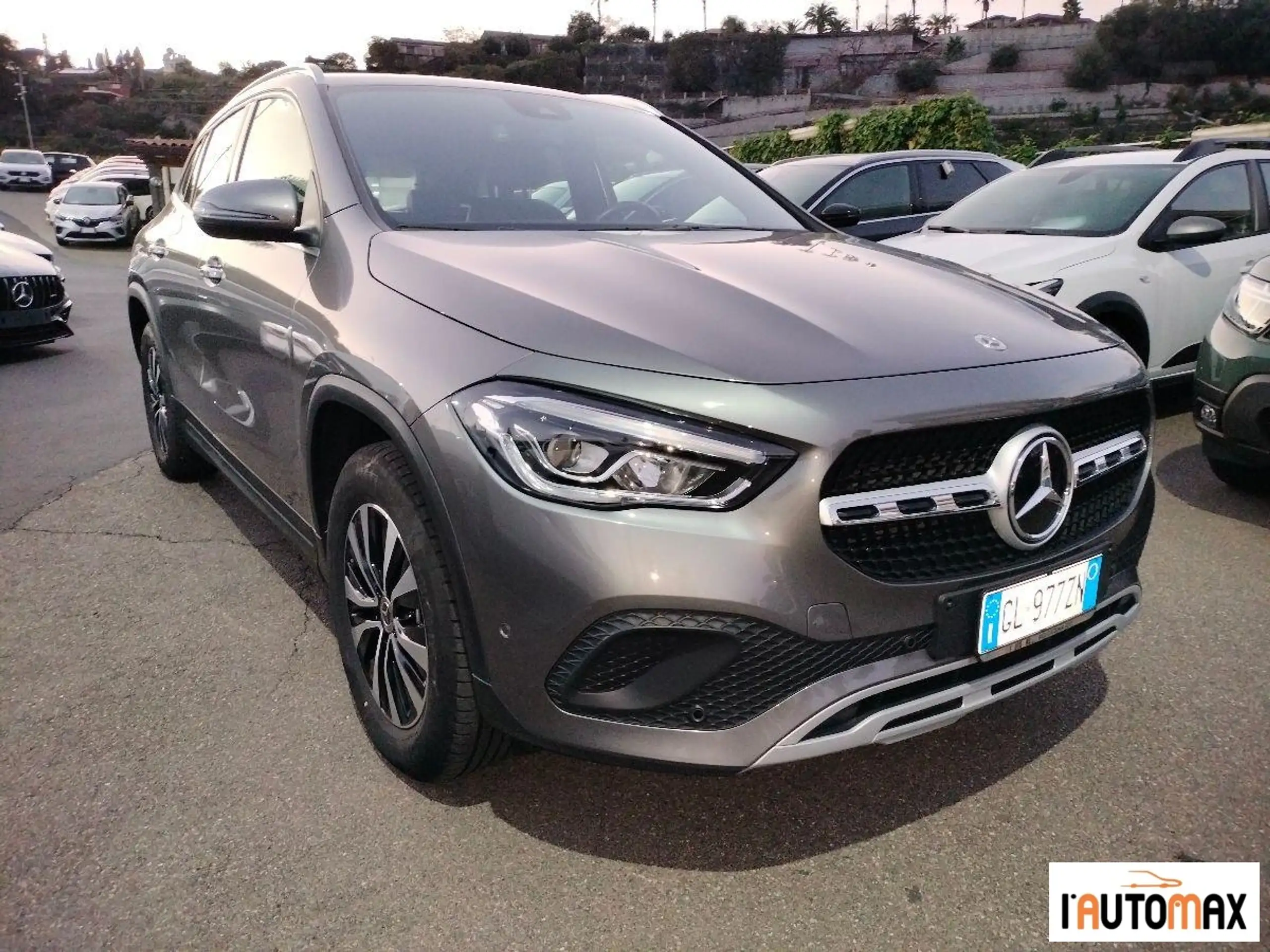 Mercedes-Benz - GLA 250