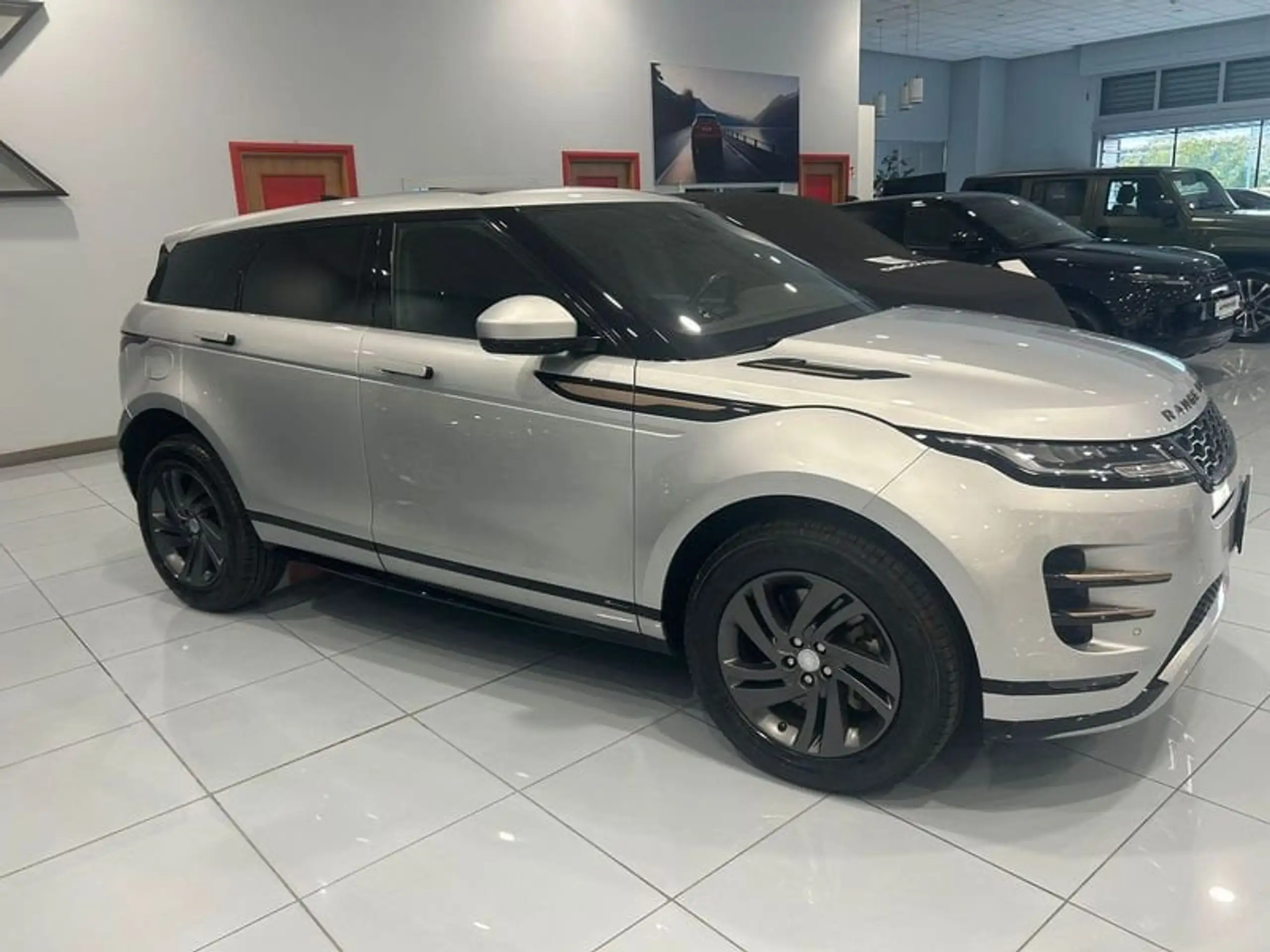 Land Rover - Range Rover Evoque