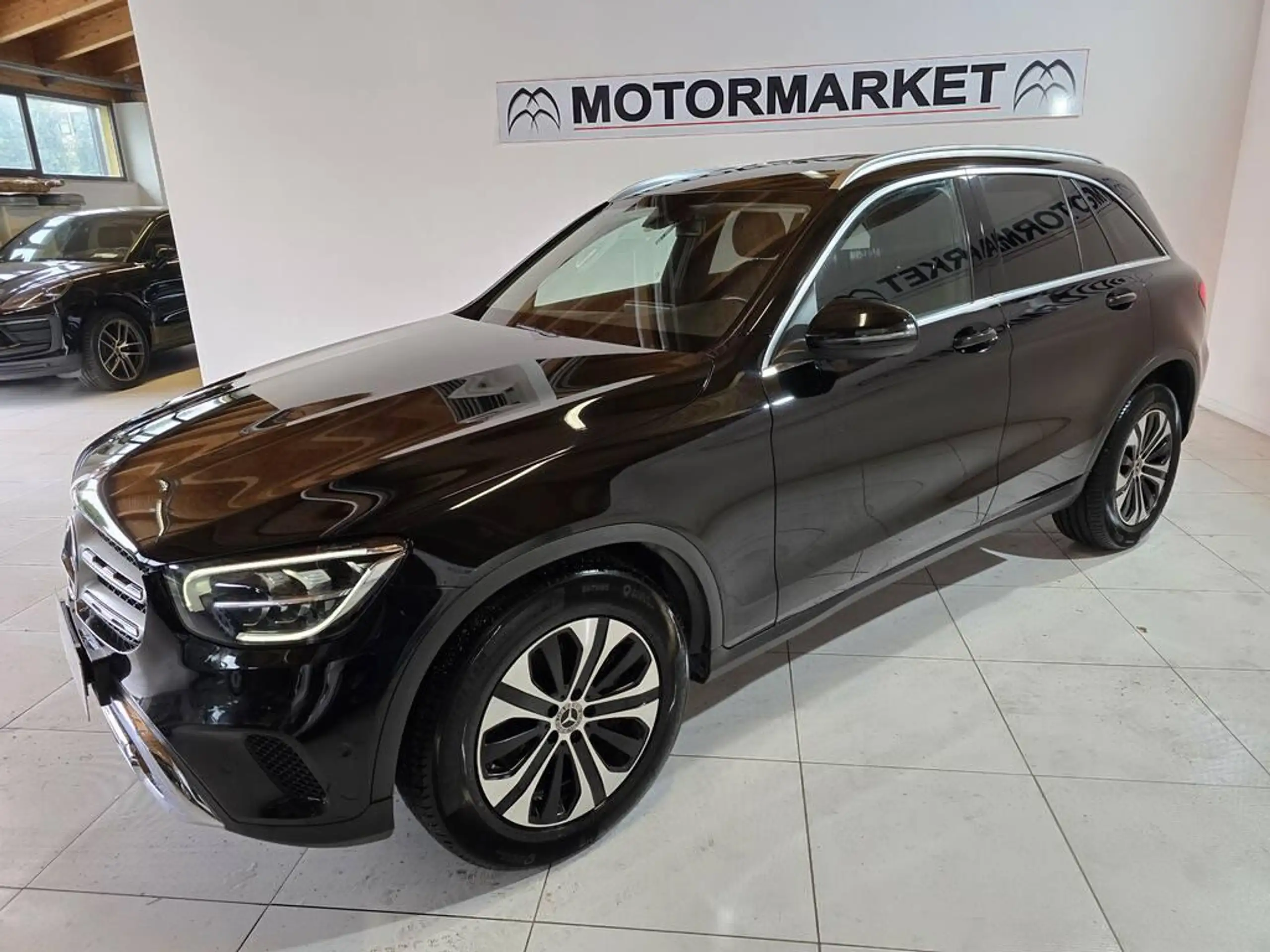 Mercedes-Benz GLC 300 2021