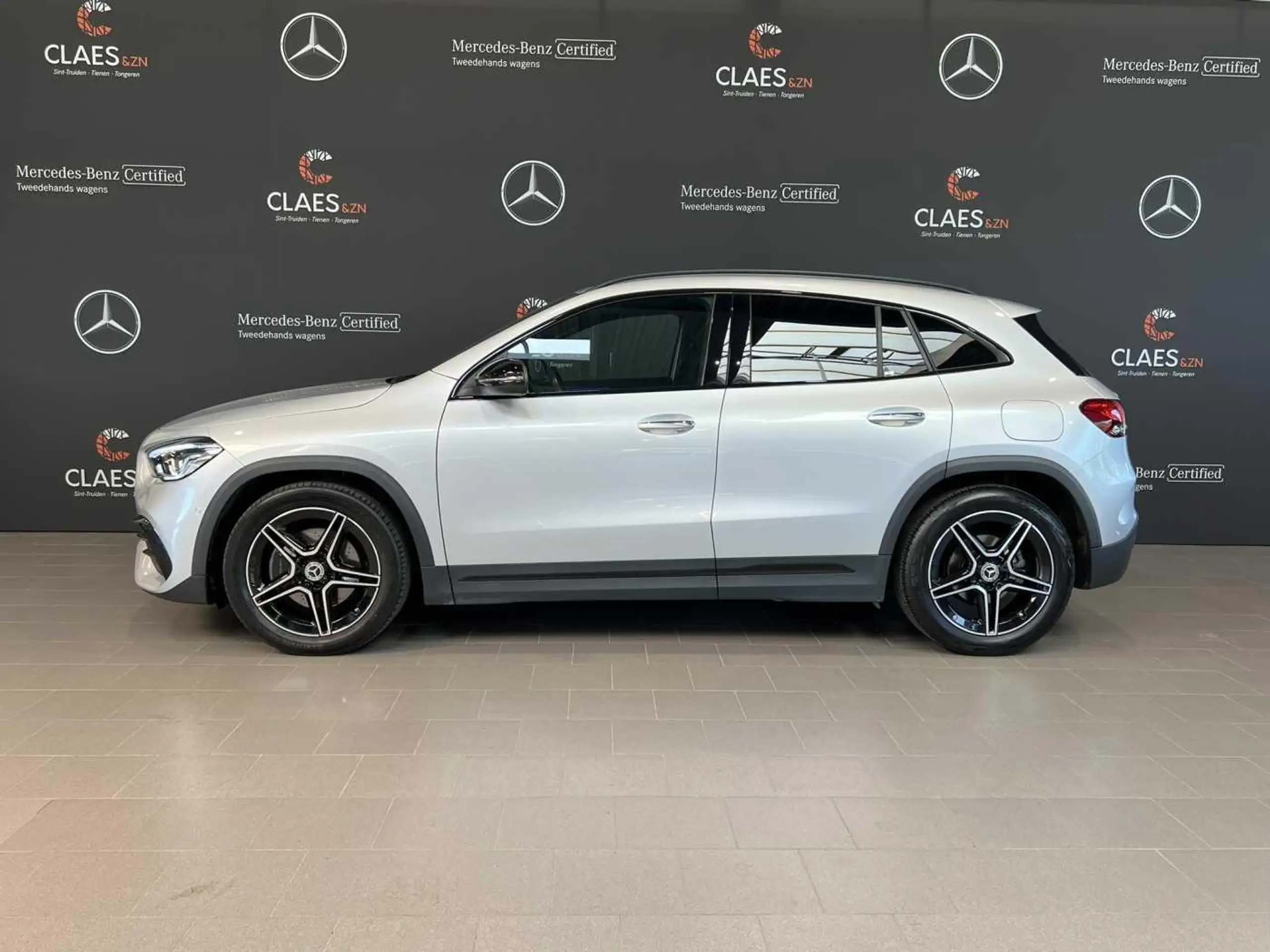 Mercedes-Benz - GLA 200