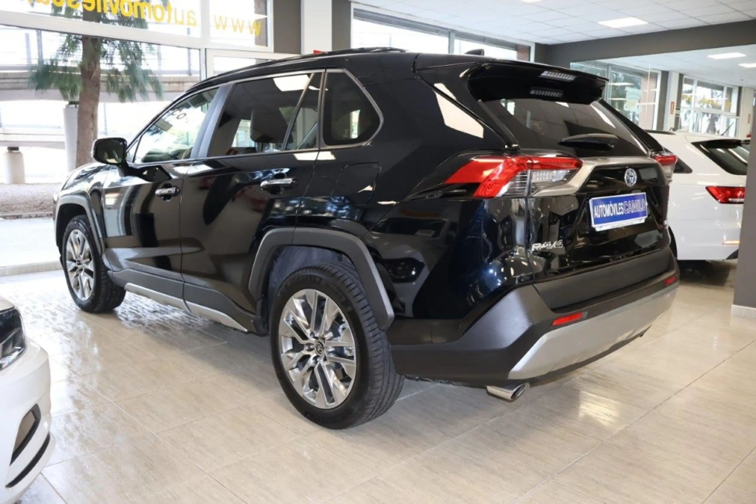 Toyota - RAV 4