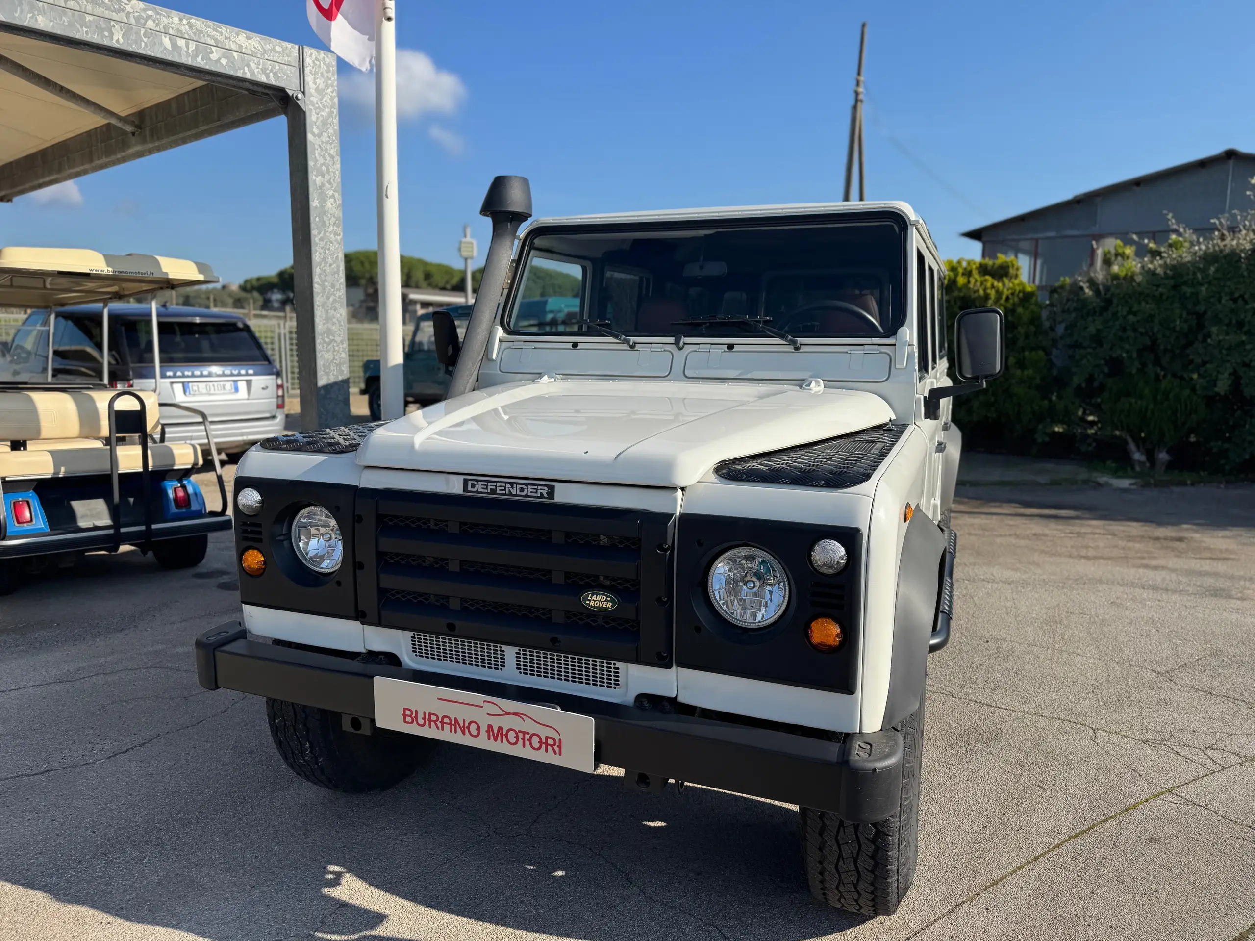 Land Rover - Defender