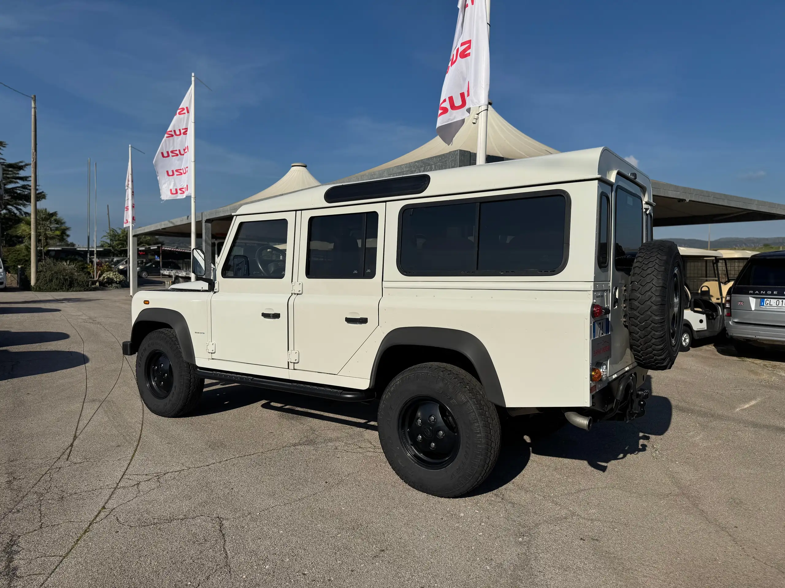 Land Rover - Defender