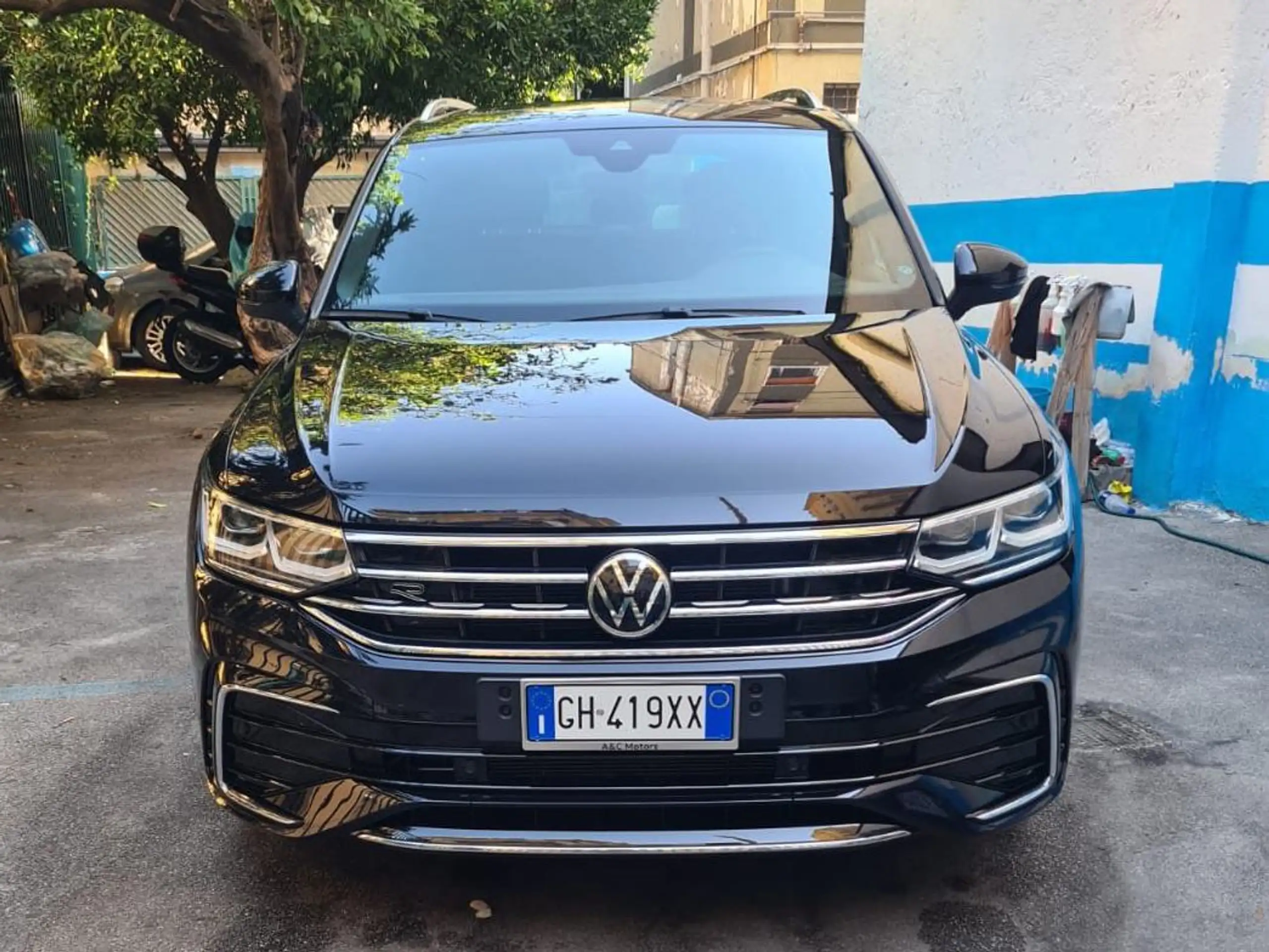 Volkswagen - Tiguan