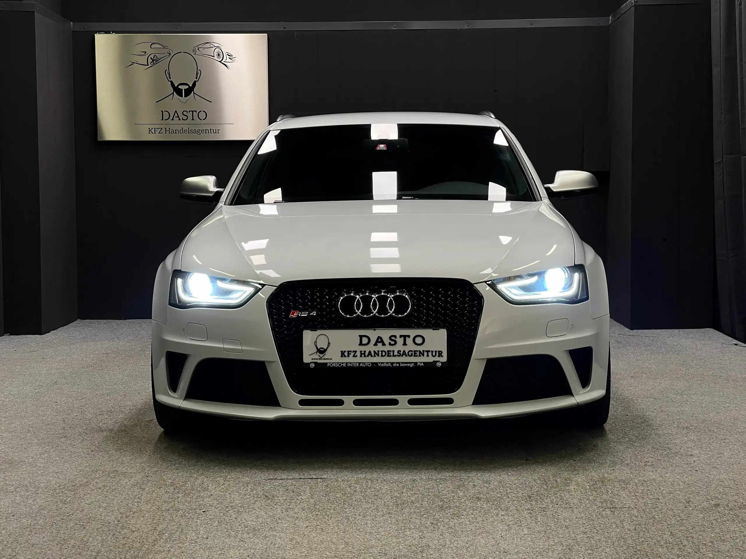 Audi - RS4