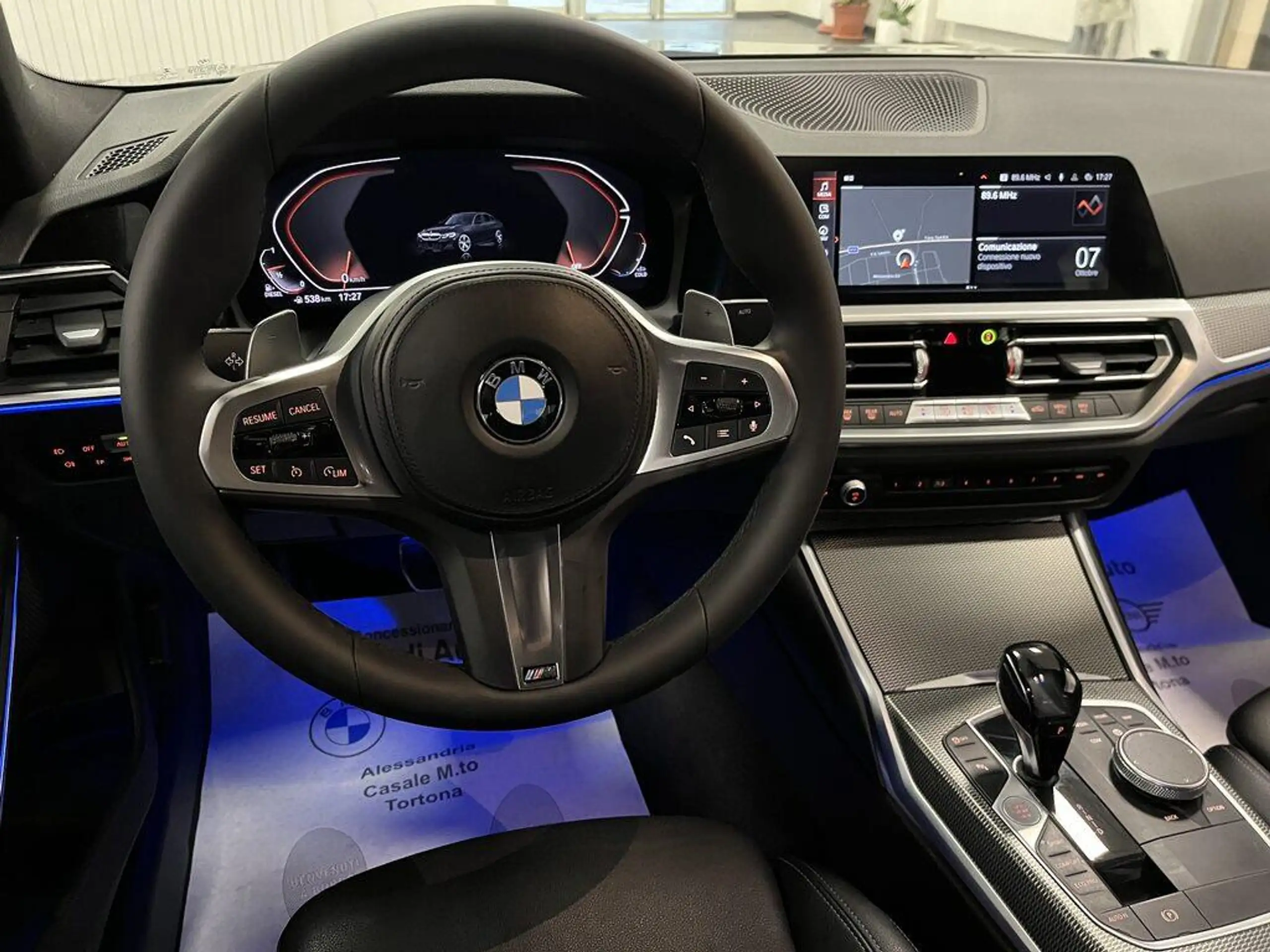 BMW - 320