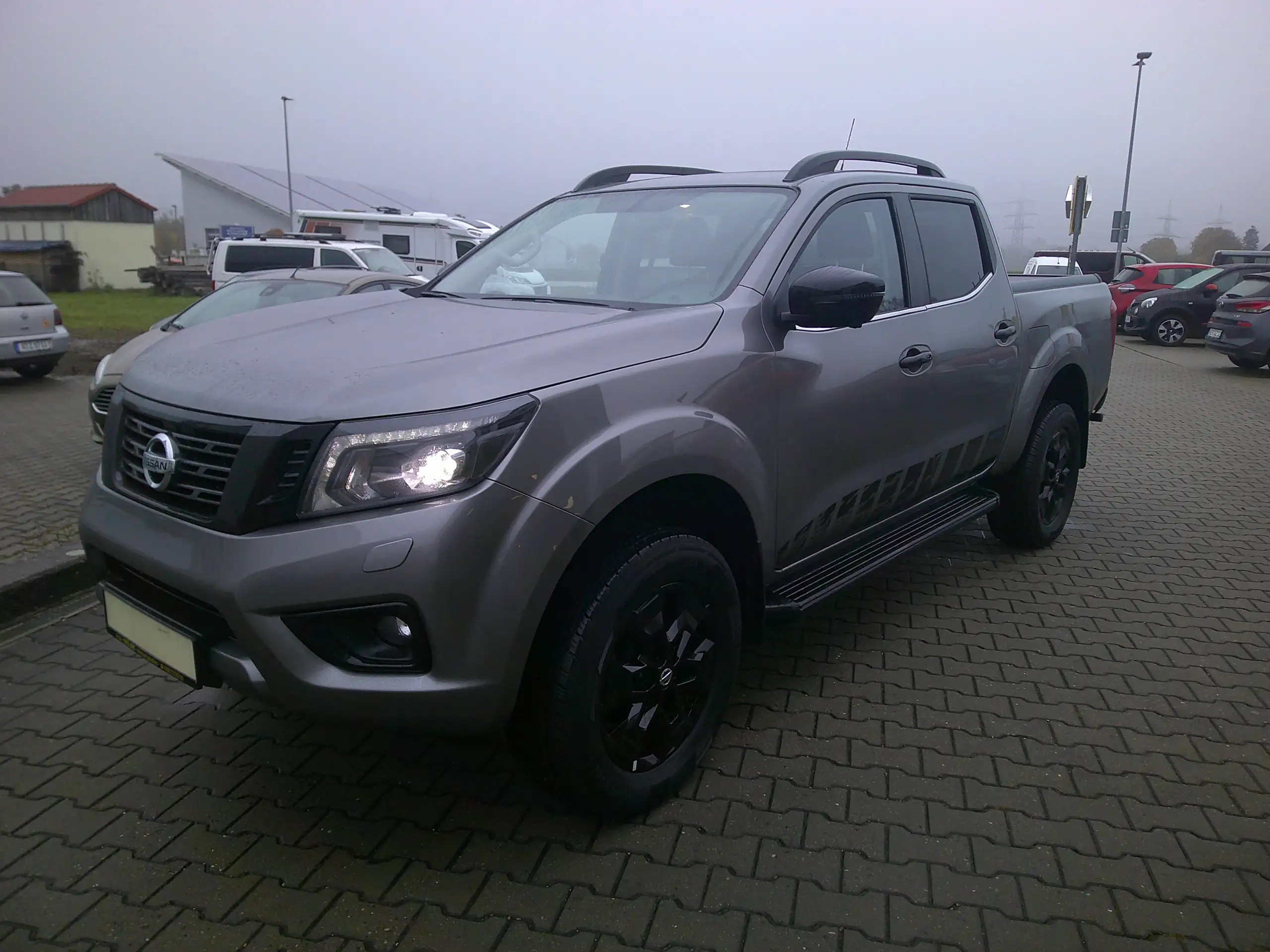 Nissan - Navara