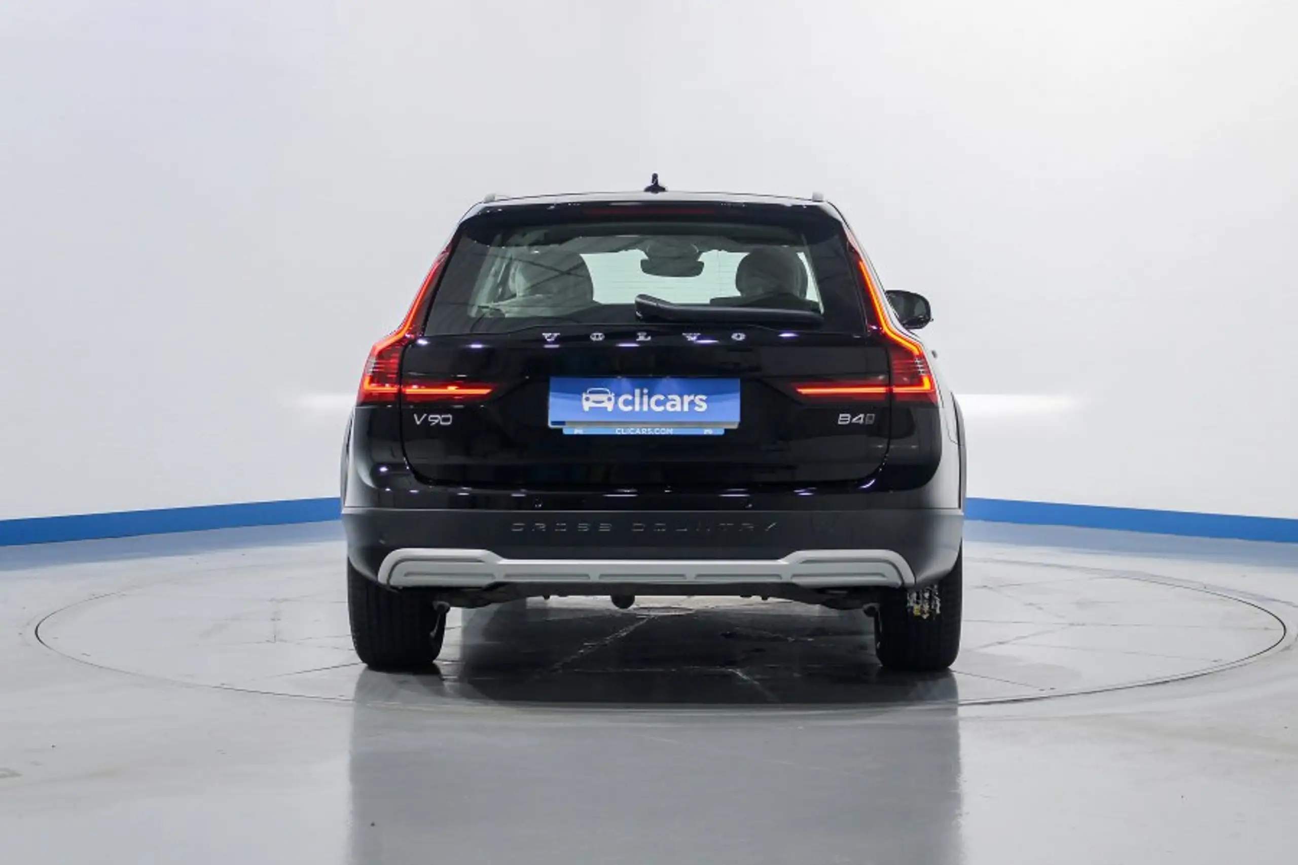 Volvo - V90 Cross Country