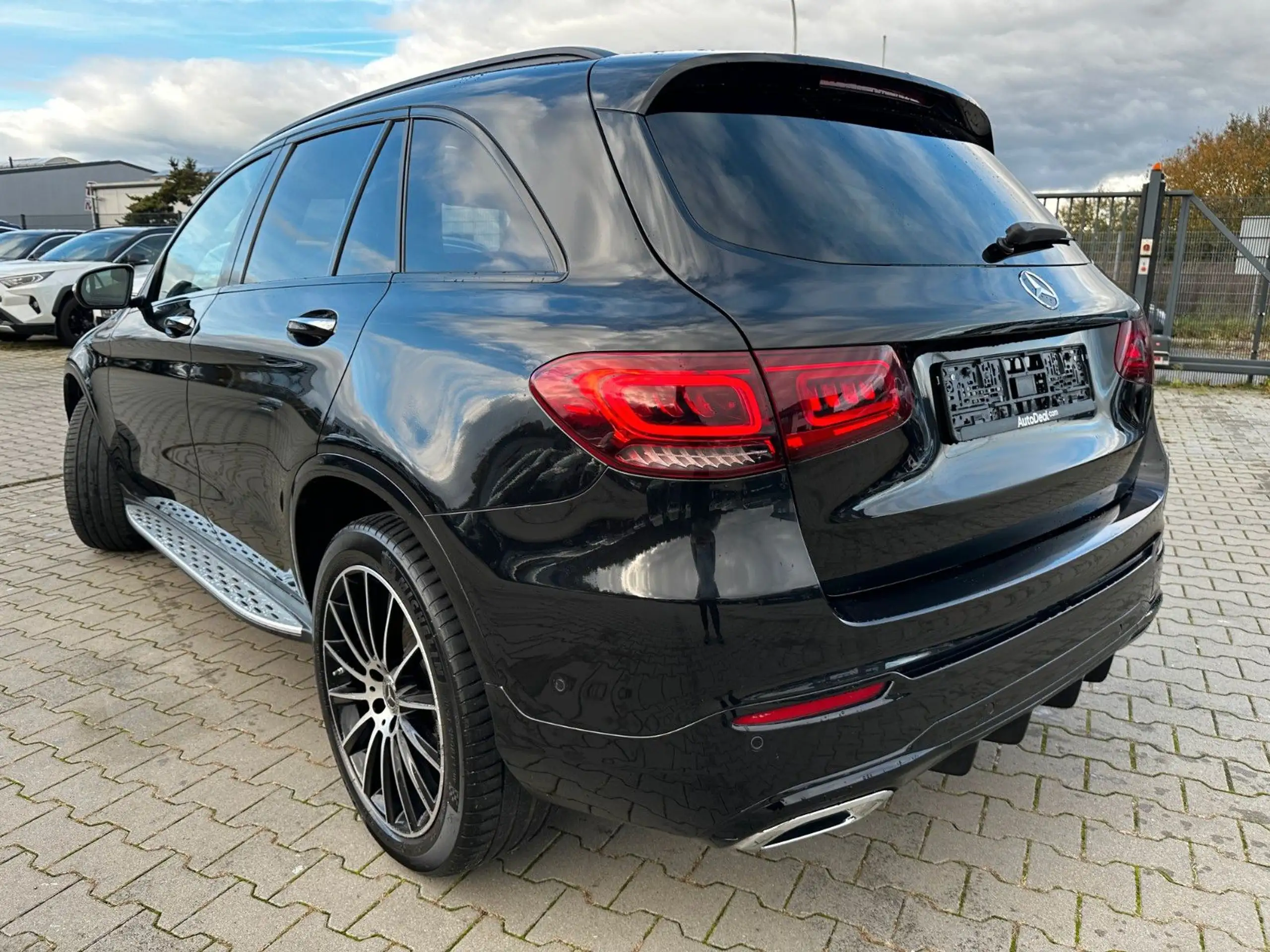 Mercedes-Benz - GLC 300