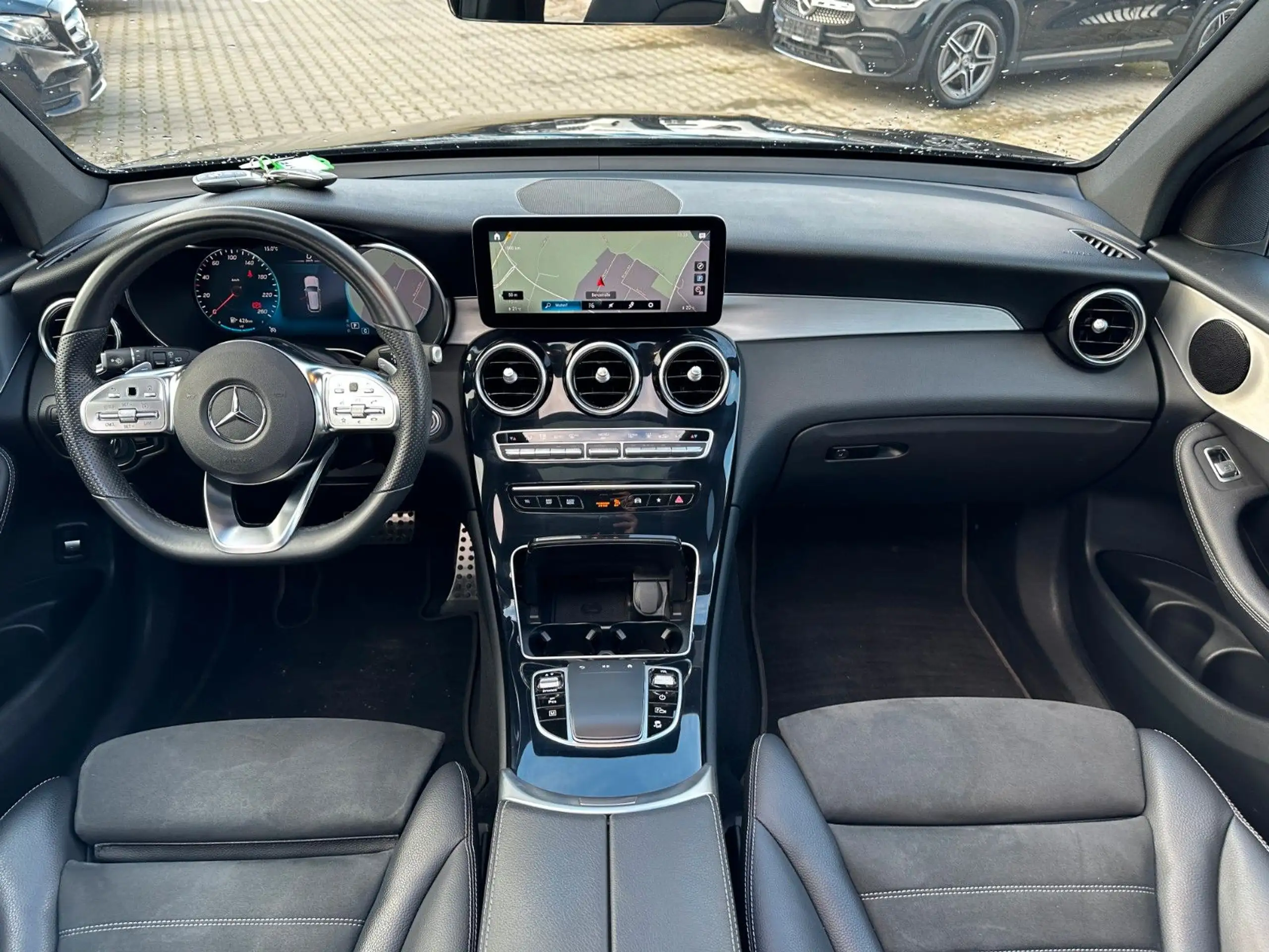 Mercedes-Benz - GLC 300