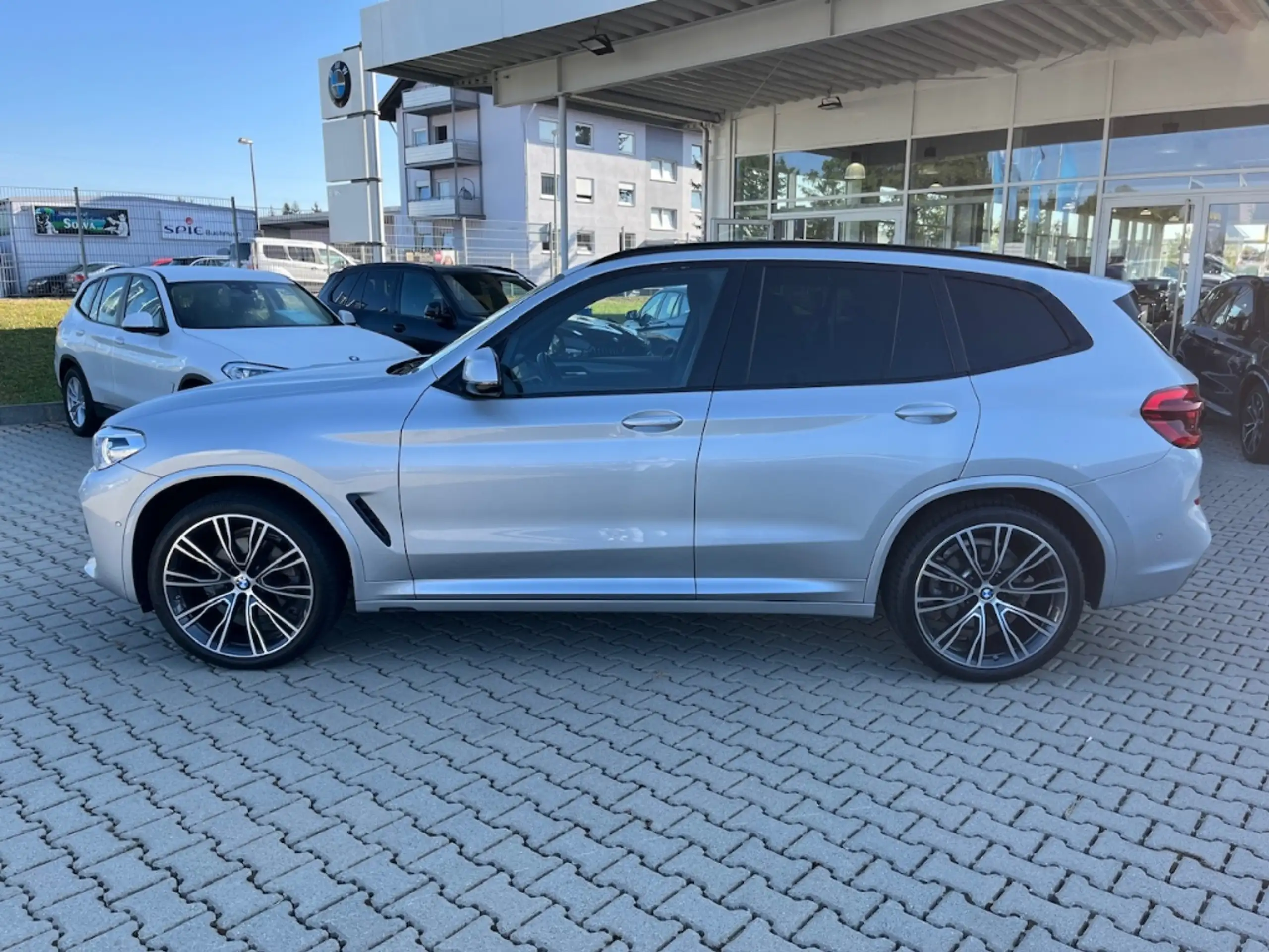 BMW - X3