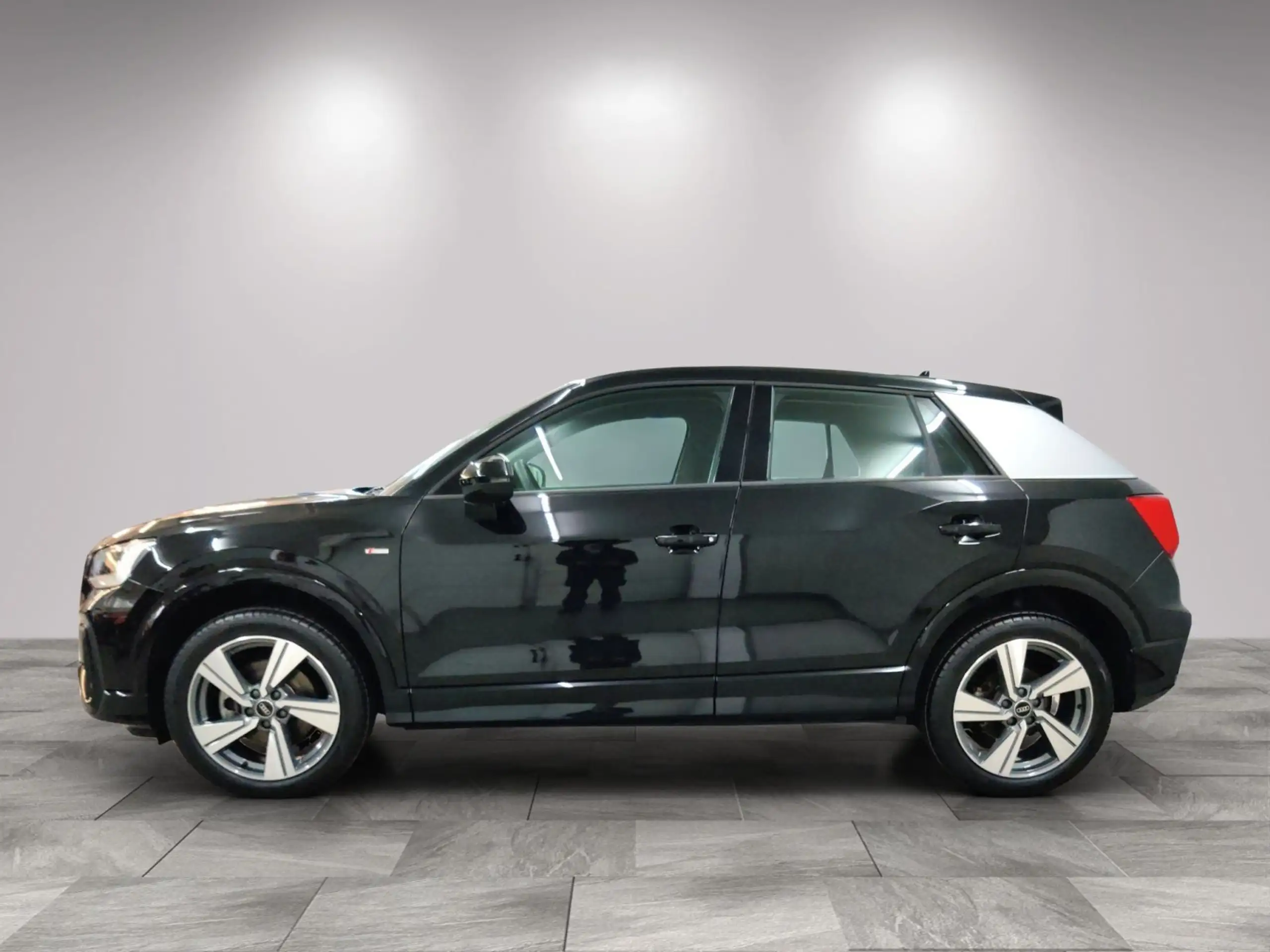 Audi - Q2