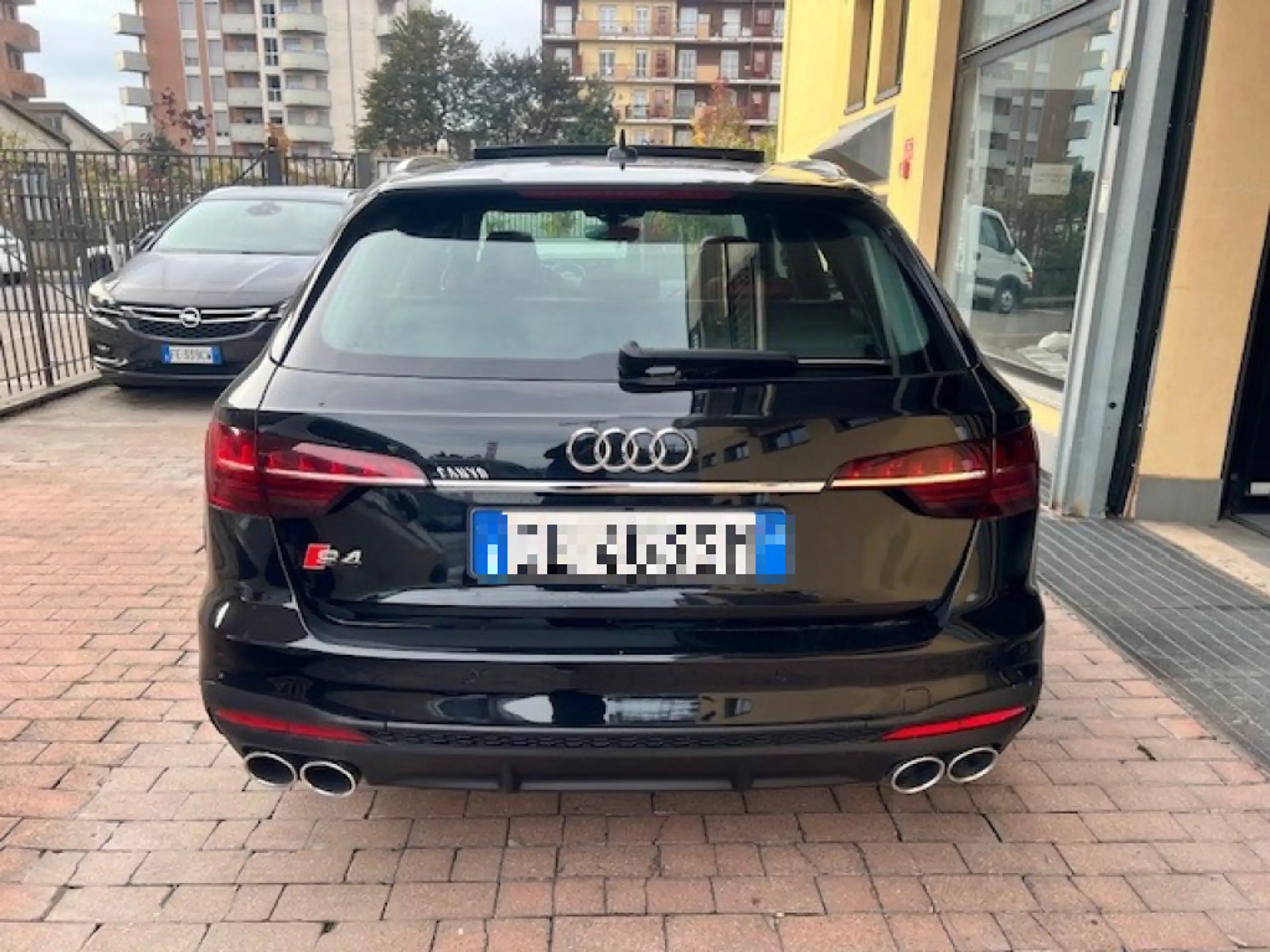 Audi - S4