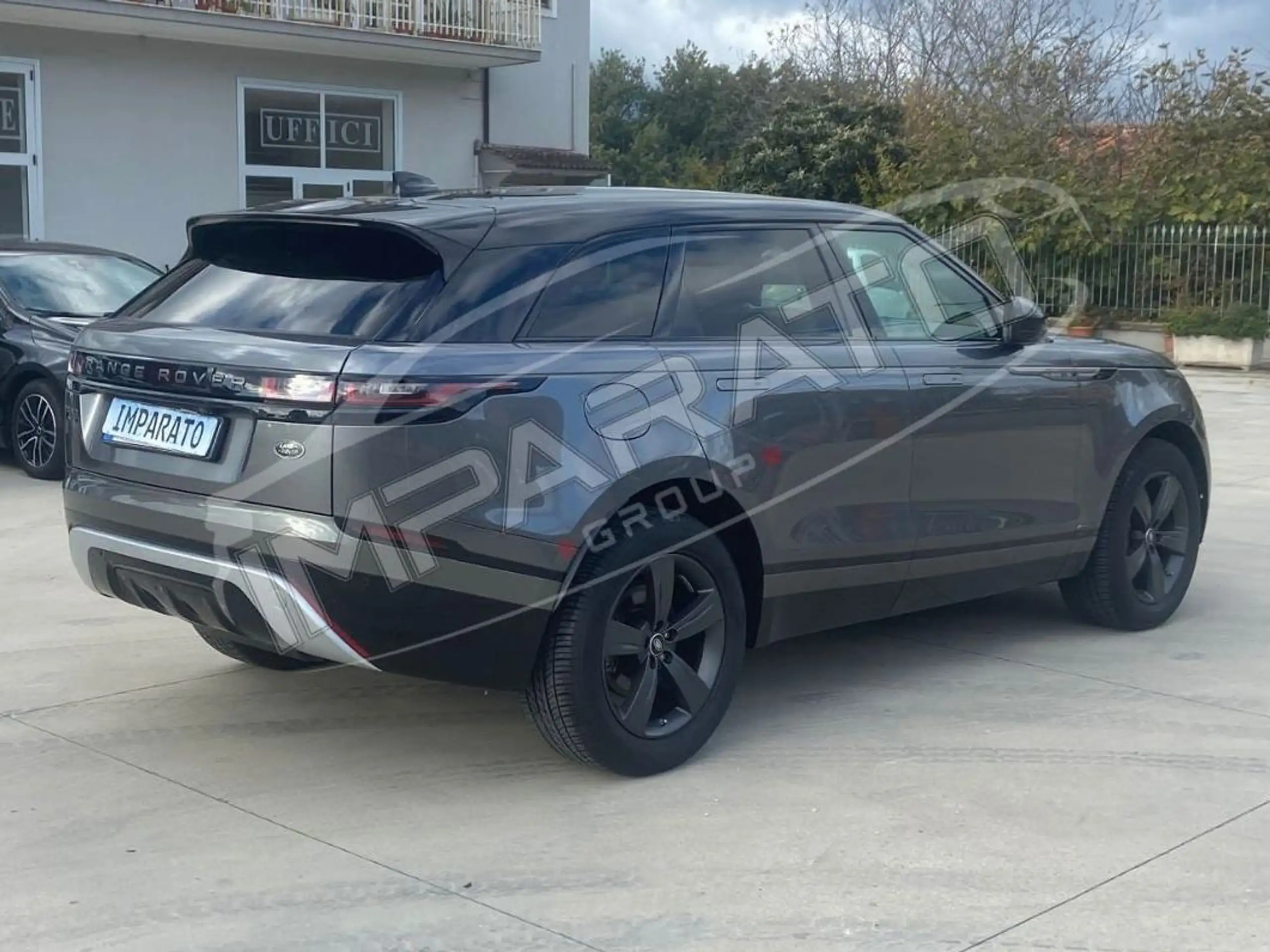 Land Rover - Range Rover Velar