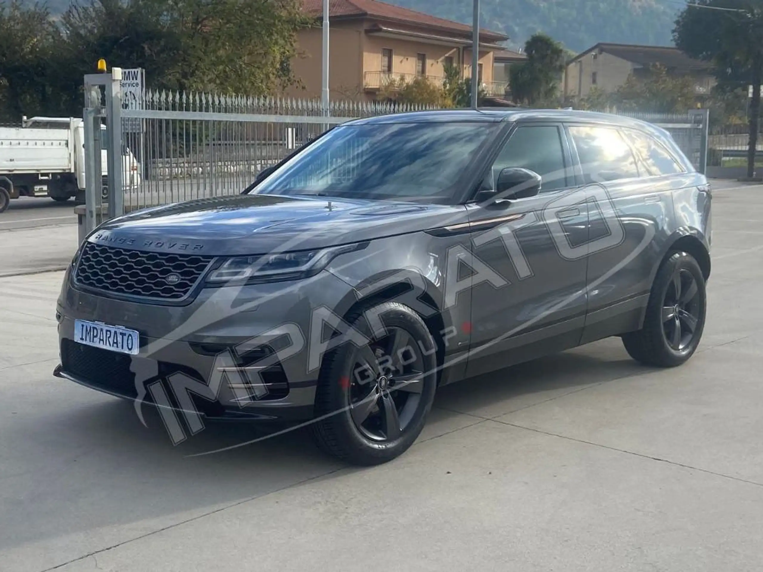 Land Rover - Range Rover Velar