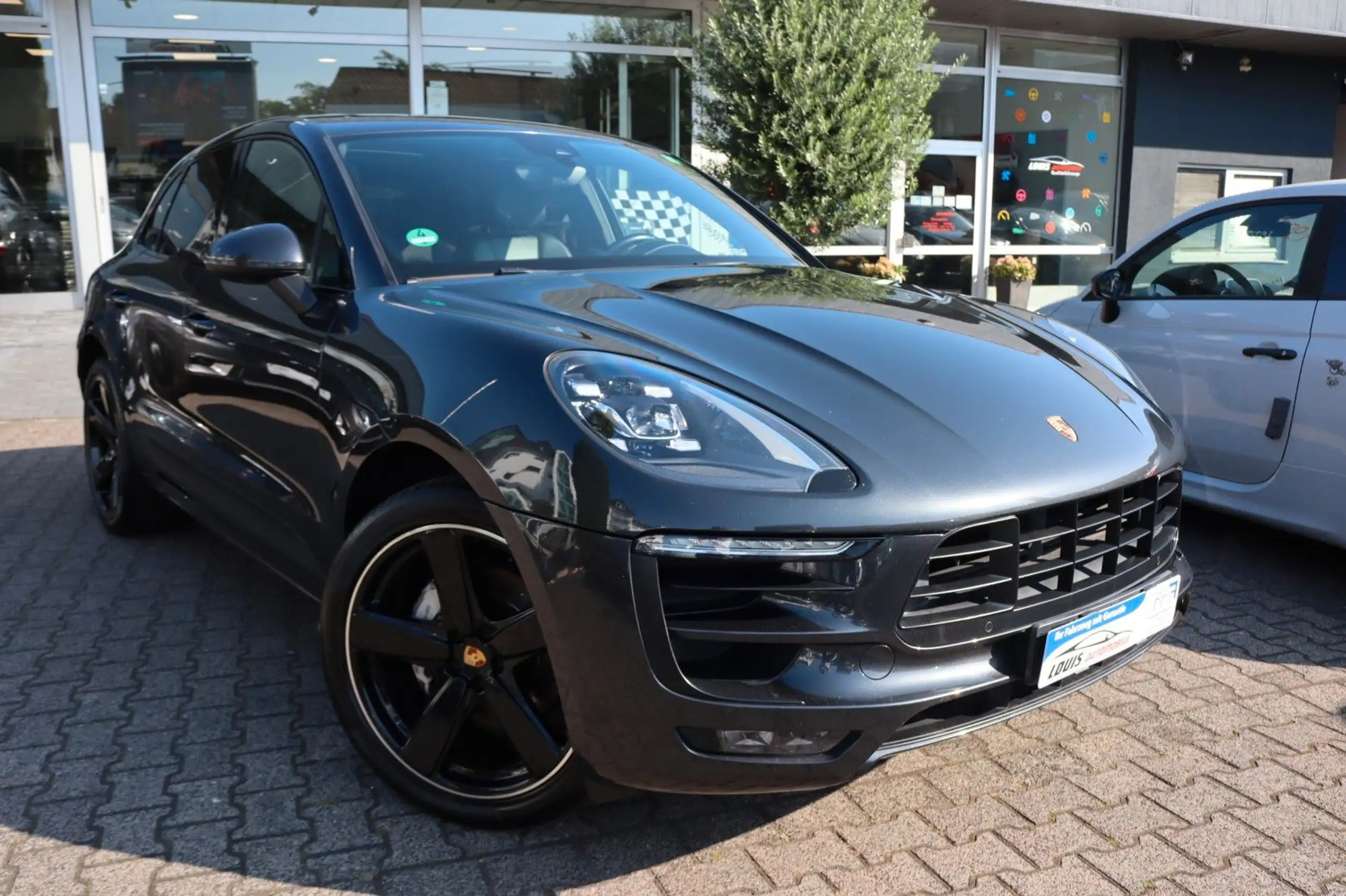 Porsche - Macan