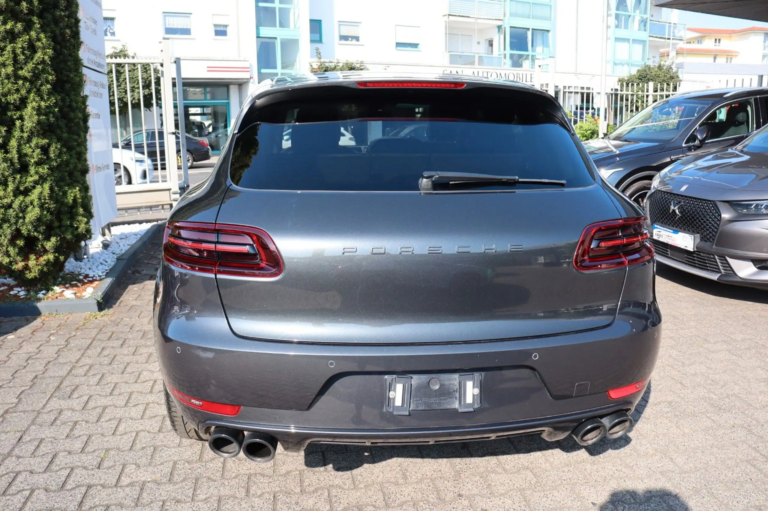 Porsche - Macan