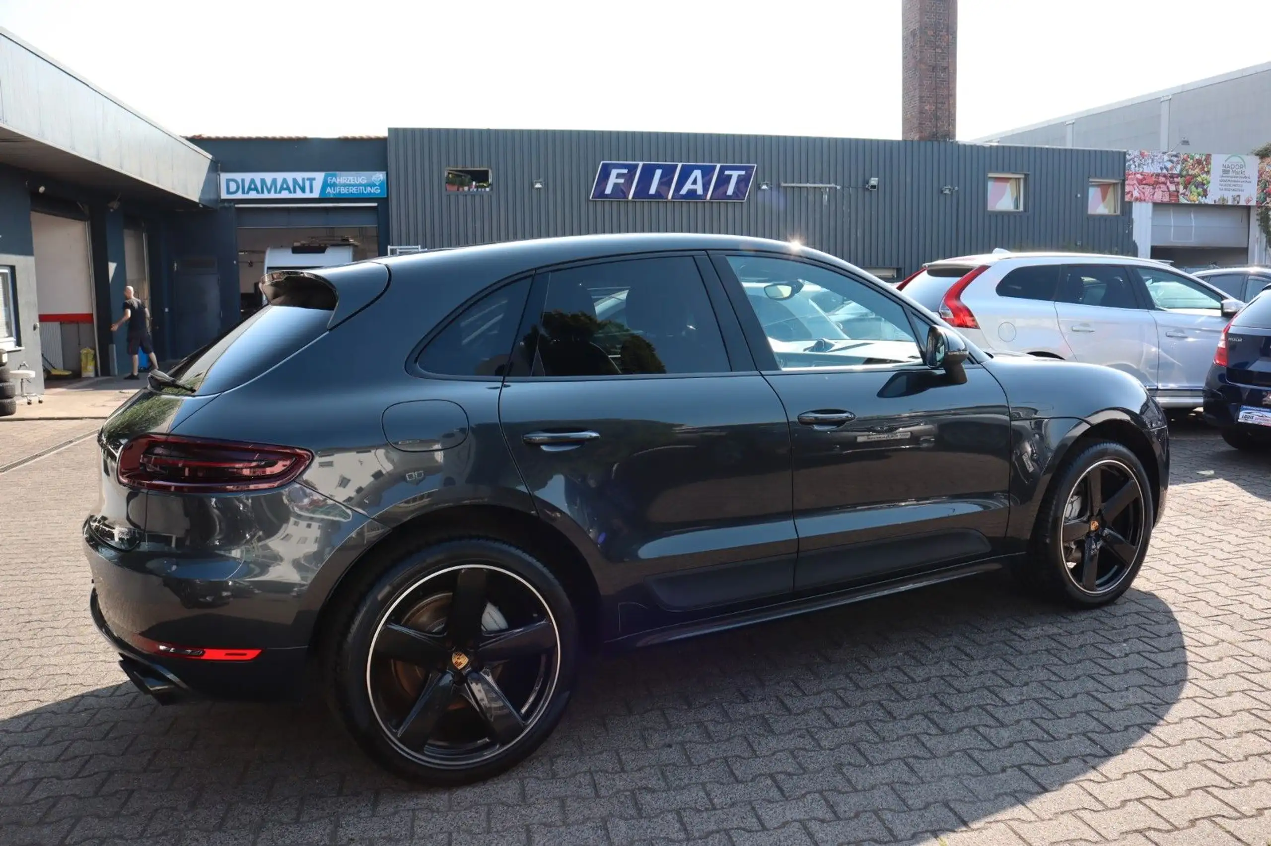 Porsche - Macan