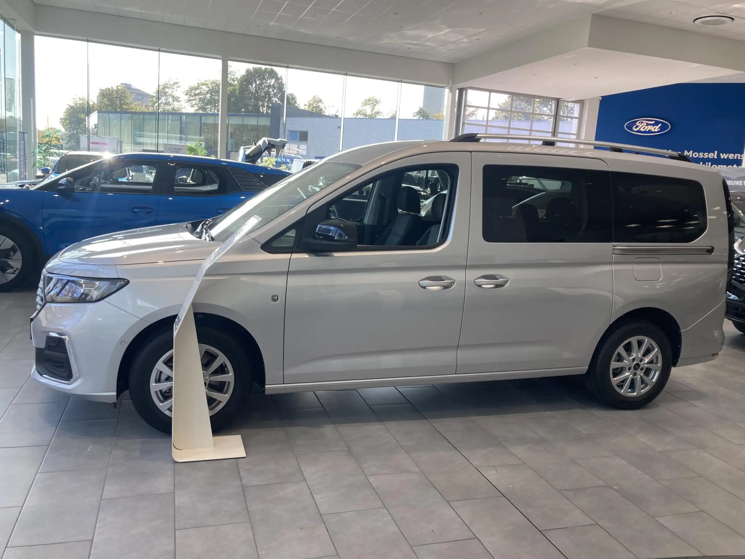 Ford - Grand Tourneo