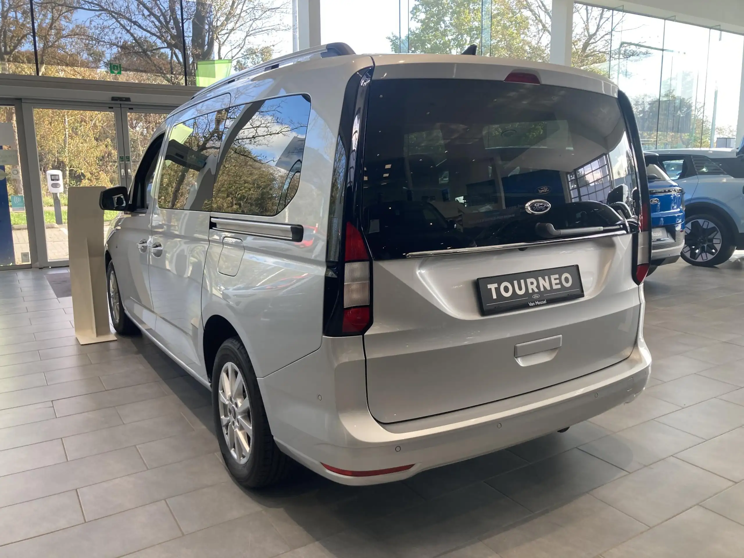 Ford - Grand Tourneo