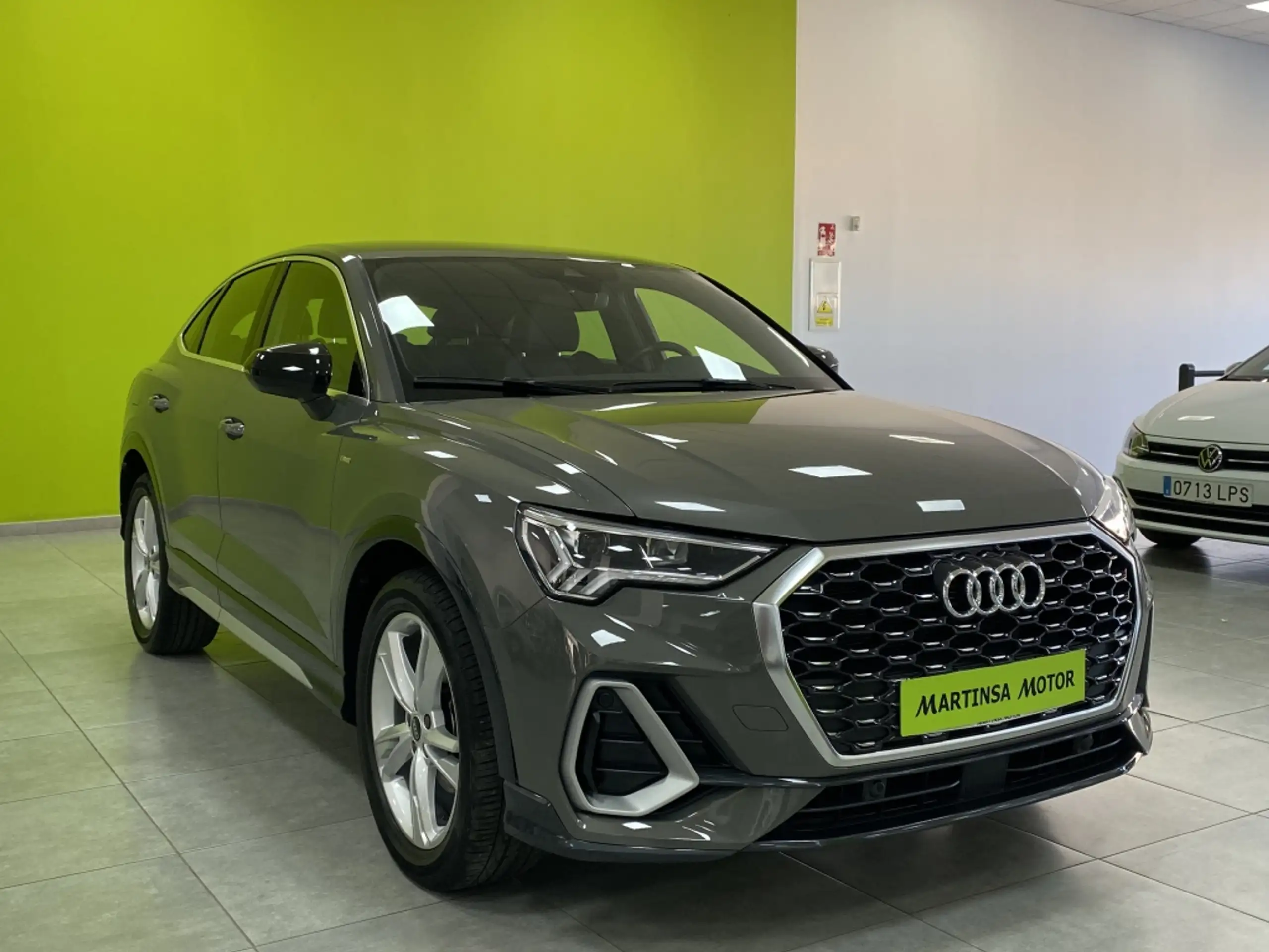 Audi - Q3