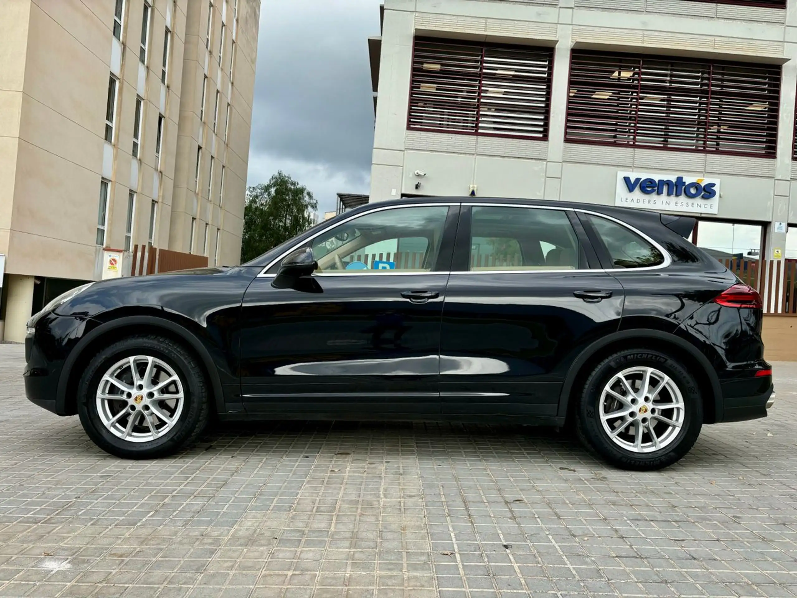 Porsche - Cayenne