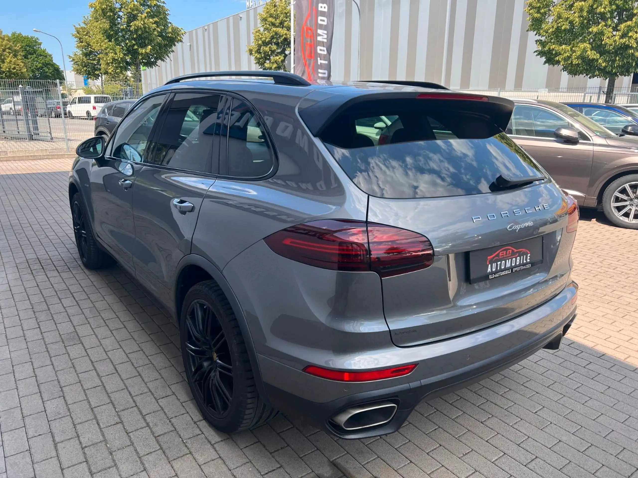 Porsche - Cayenne