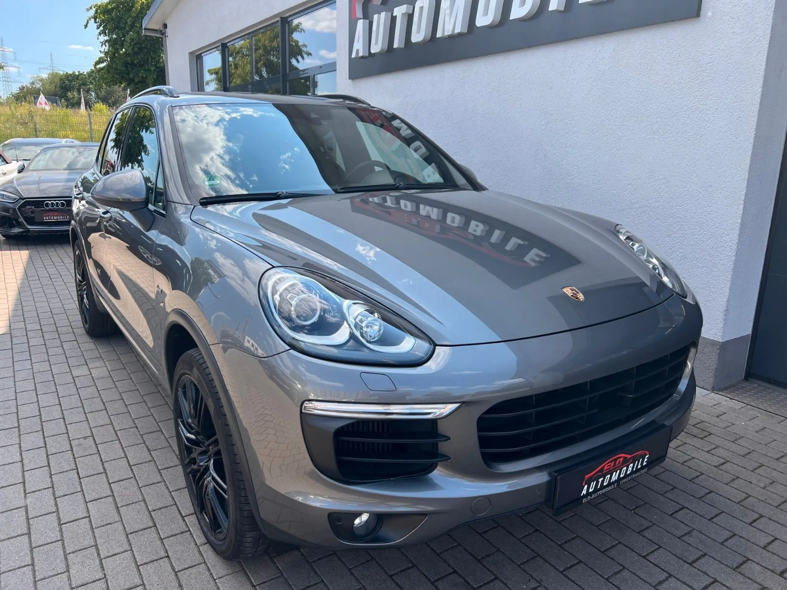 Porsche - Cayenne