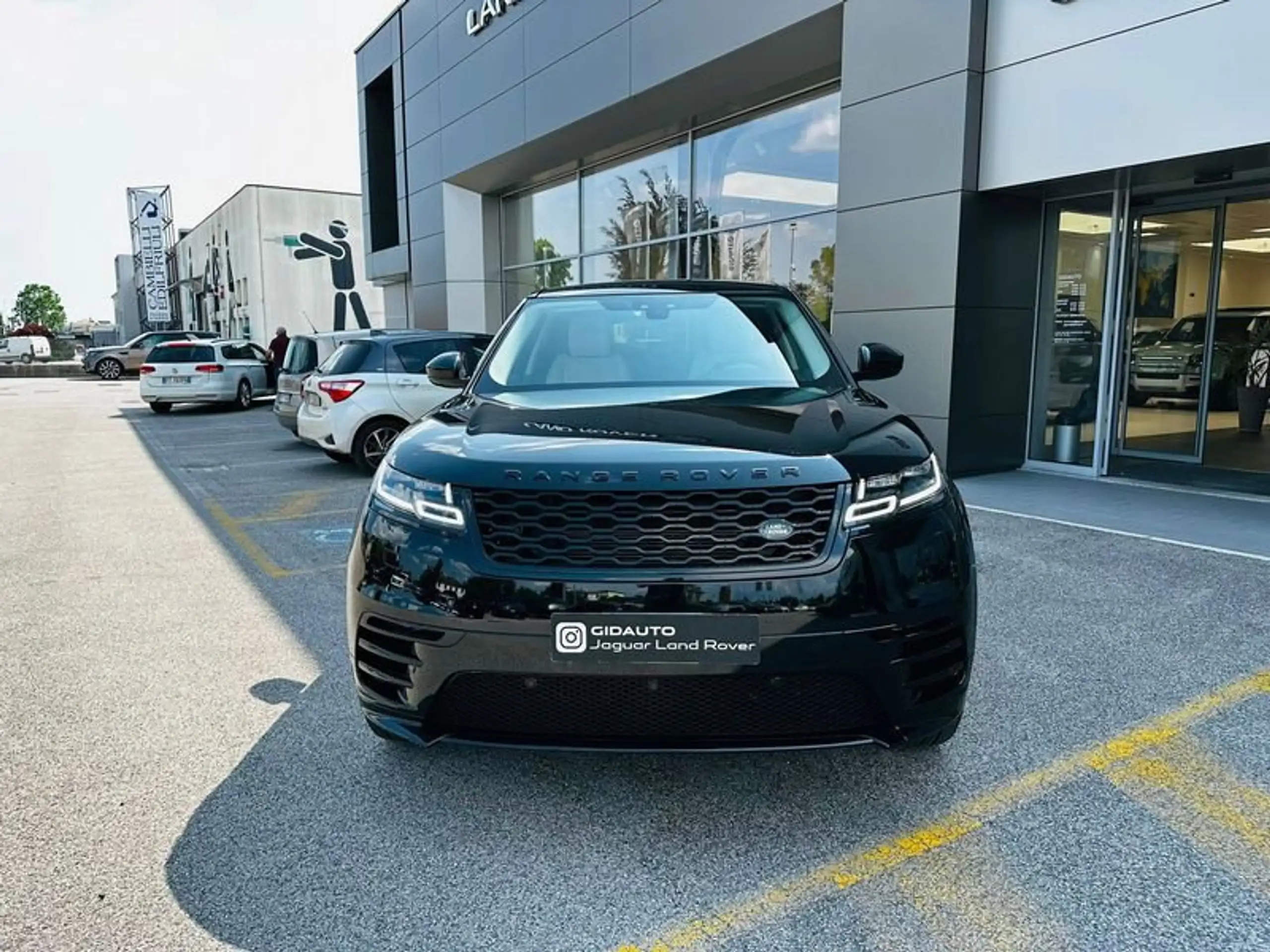 Land Rover - Range Rover Velar