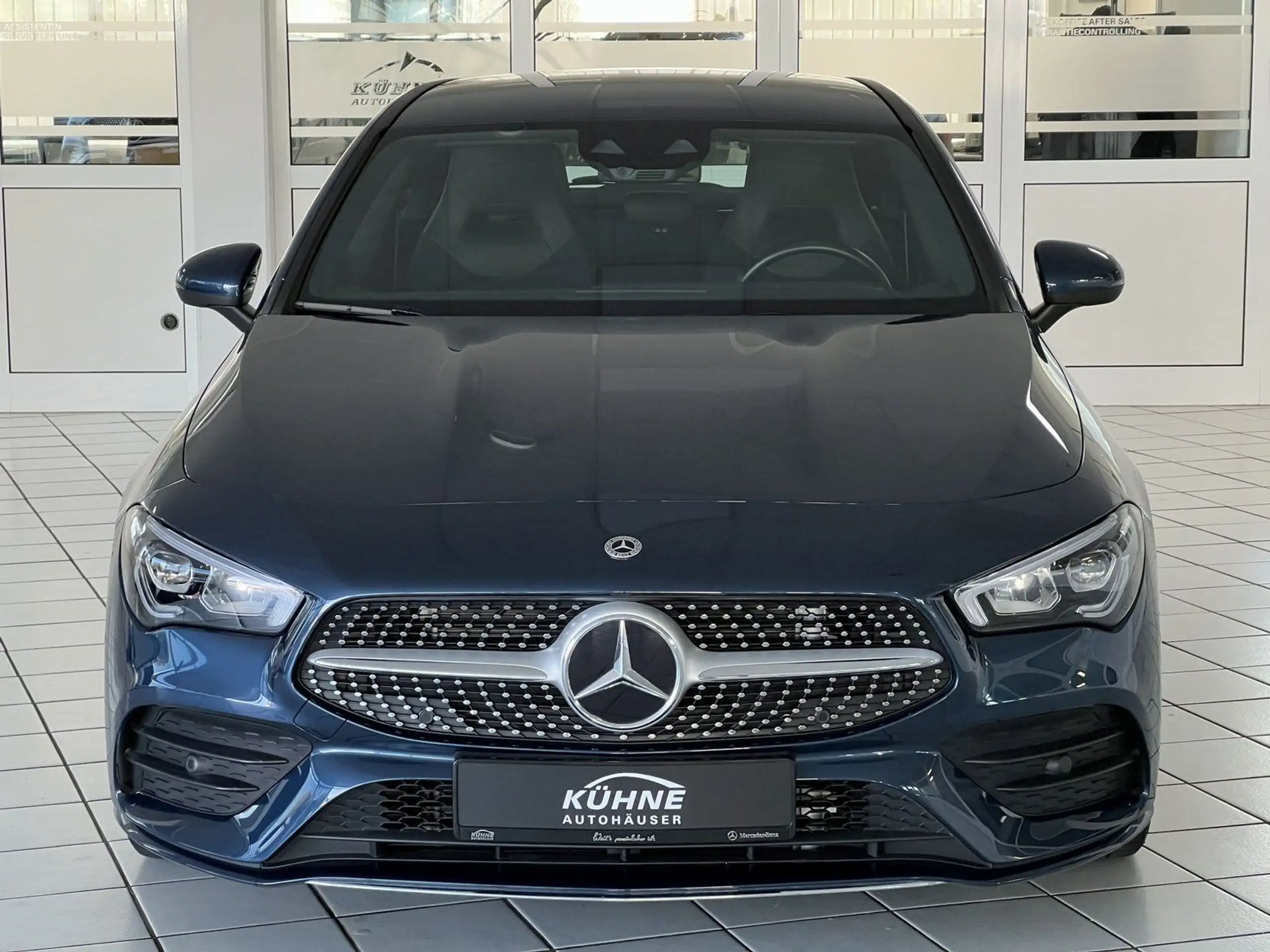 Mercedes-Benz - CLA 220