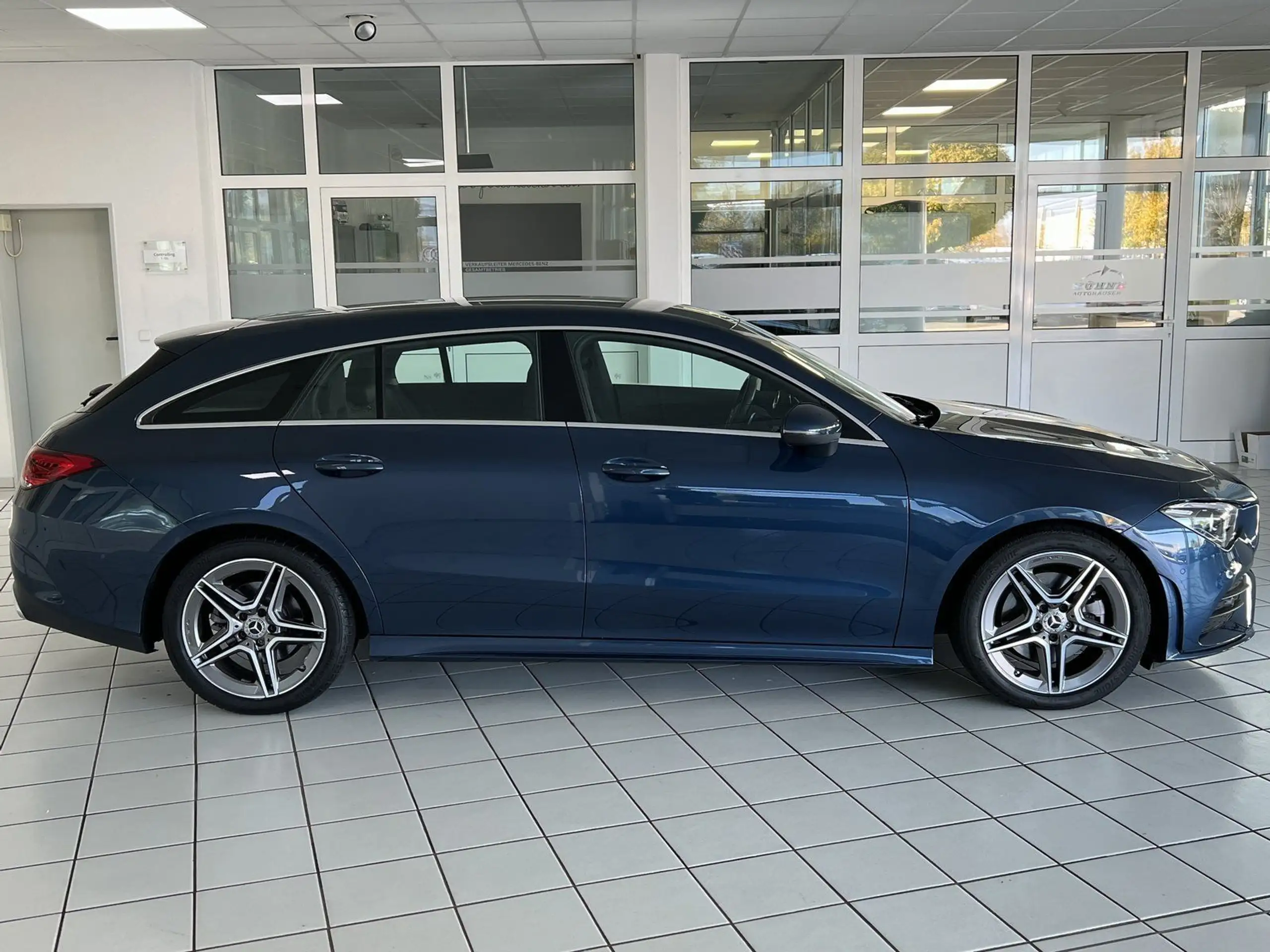 Mercedes-Benz - CLA 220