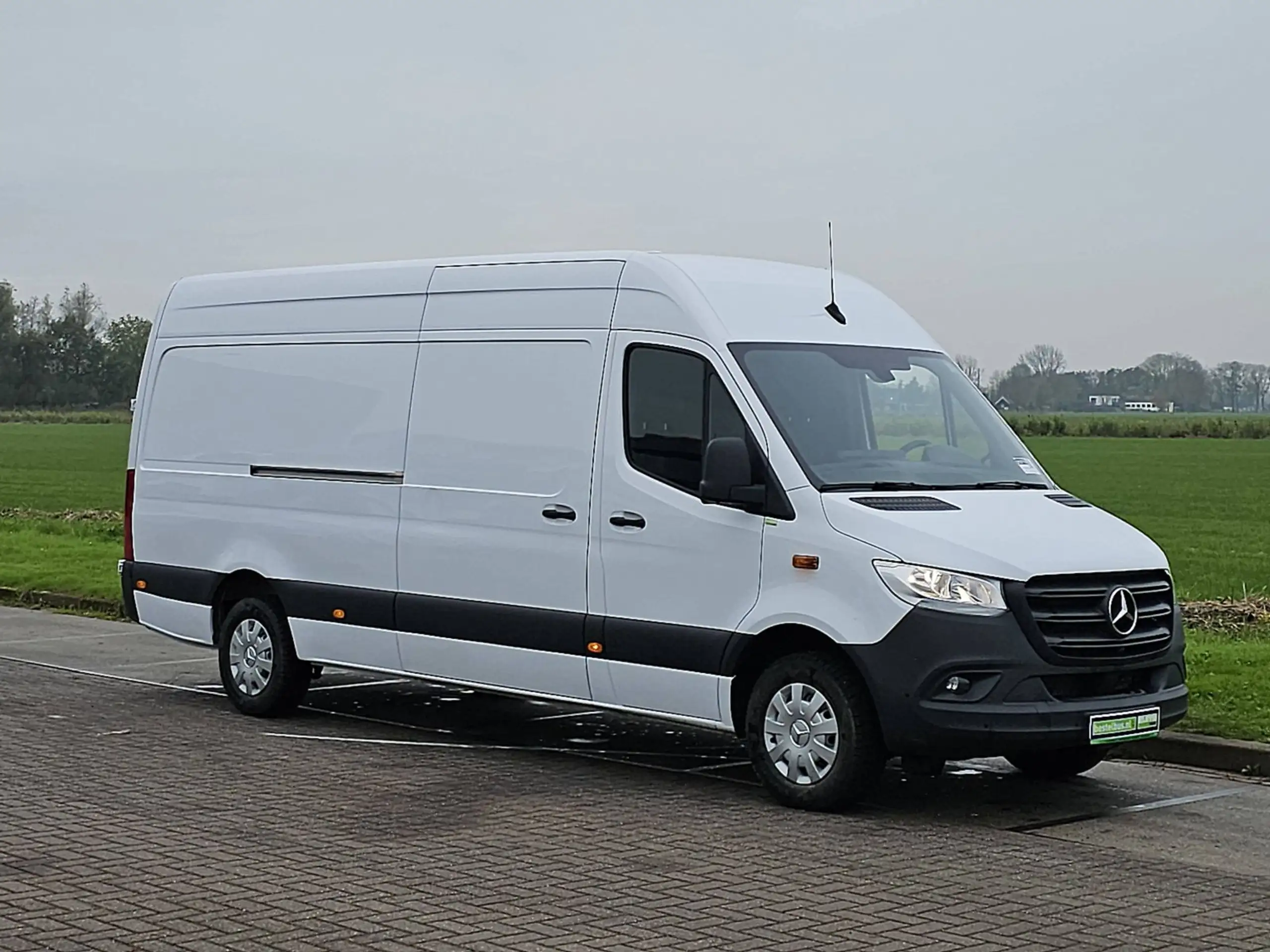 Mercedes-Benz - Sprinter