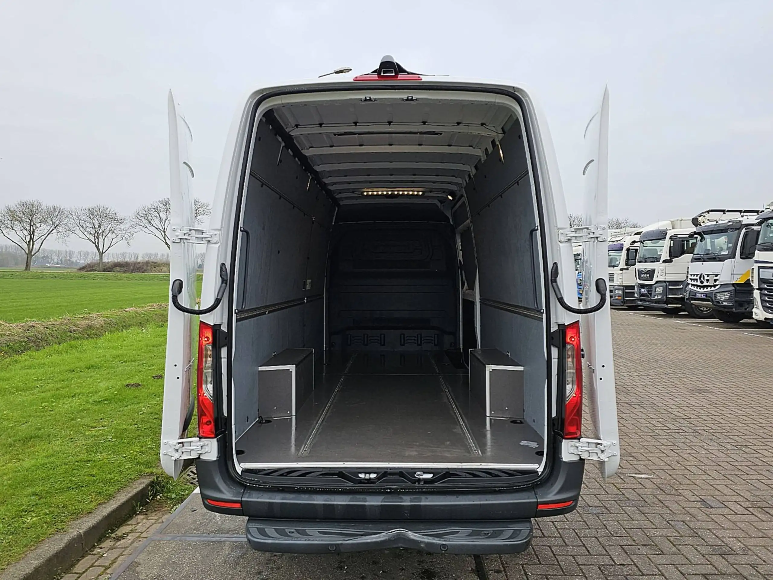 Mercedes-Benz - Sprinter