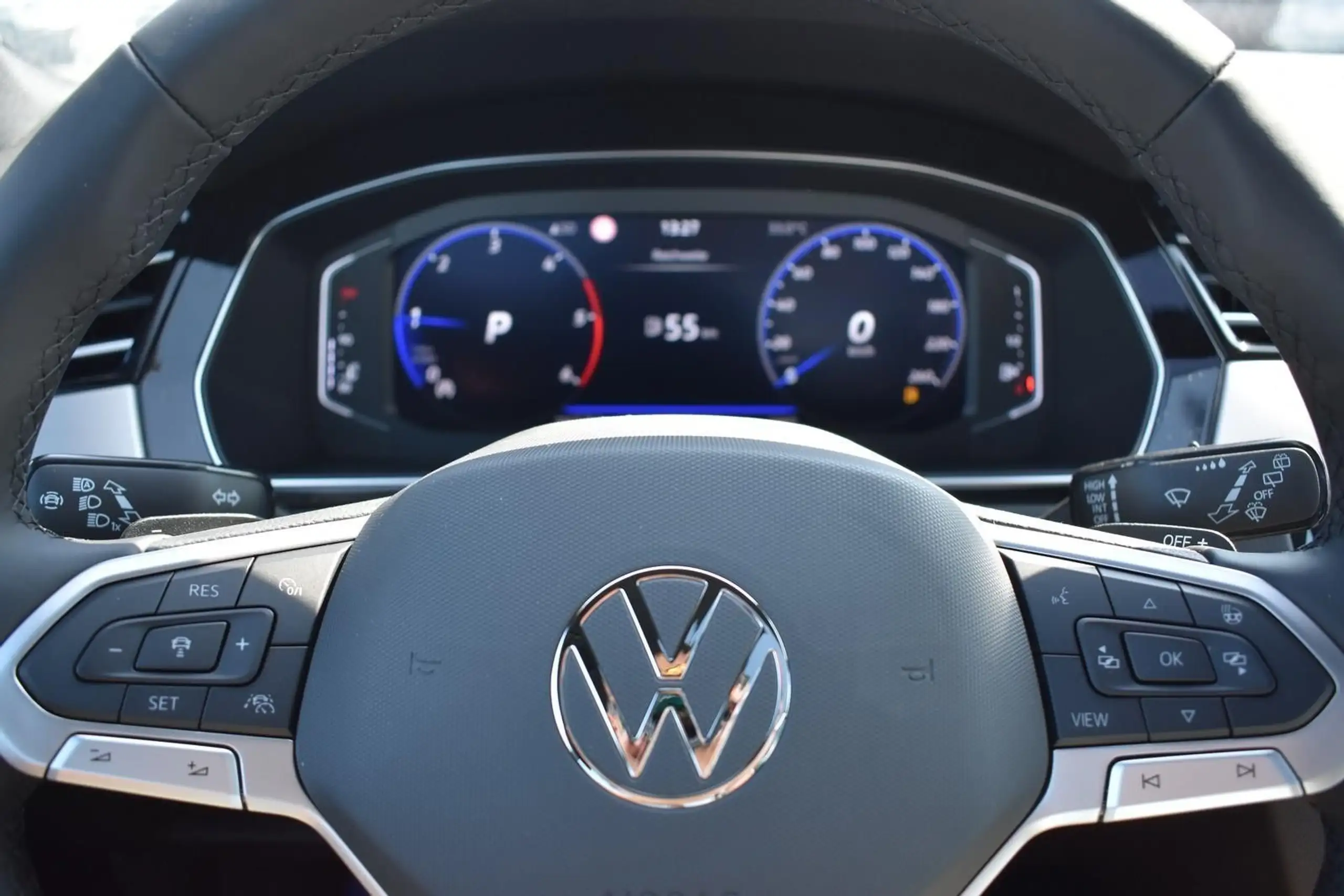 Volkswagen - Passat