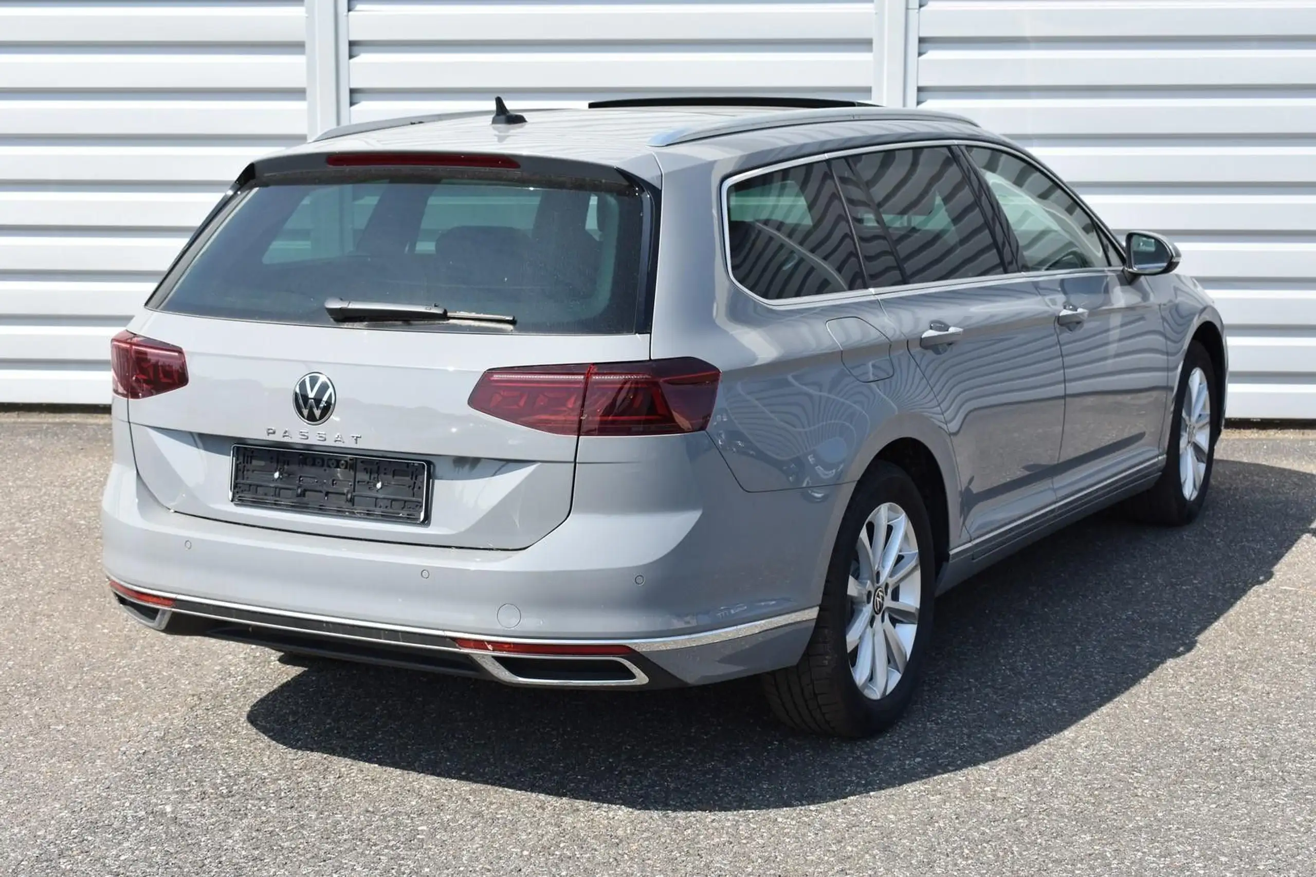 Volkswagen - Passat