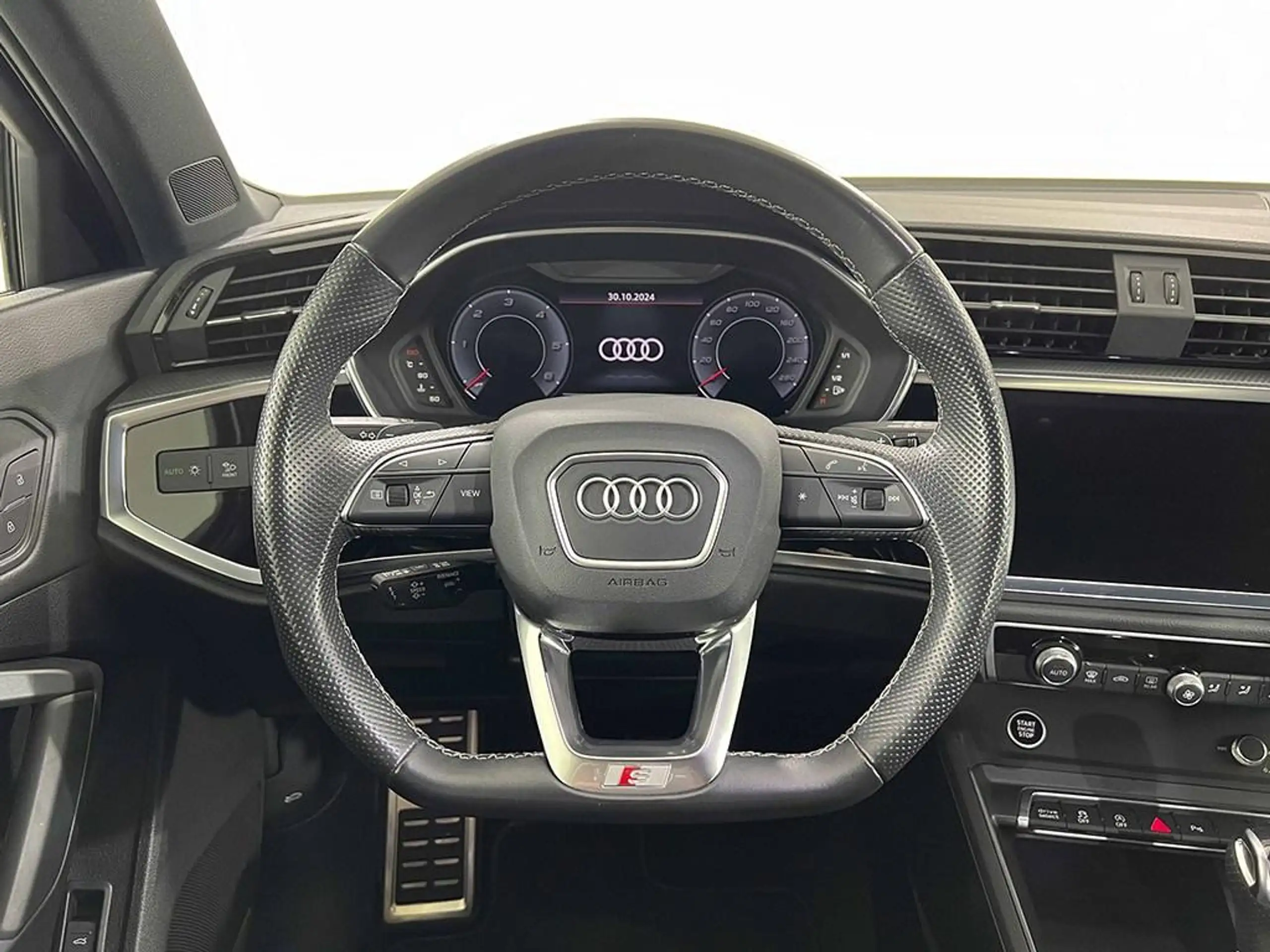 Audi - Q3