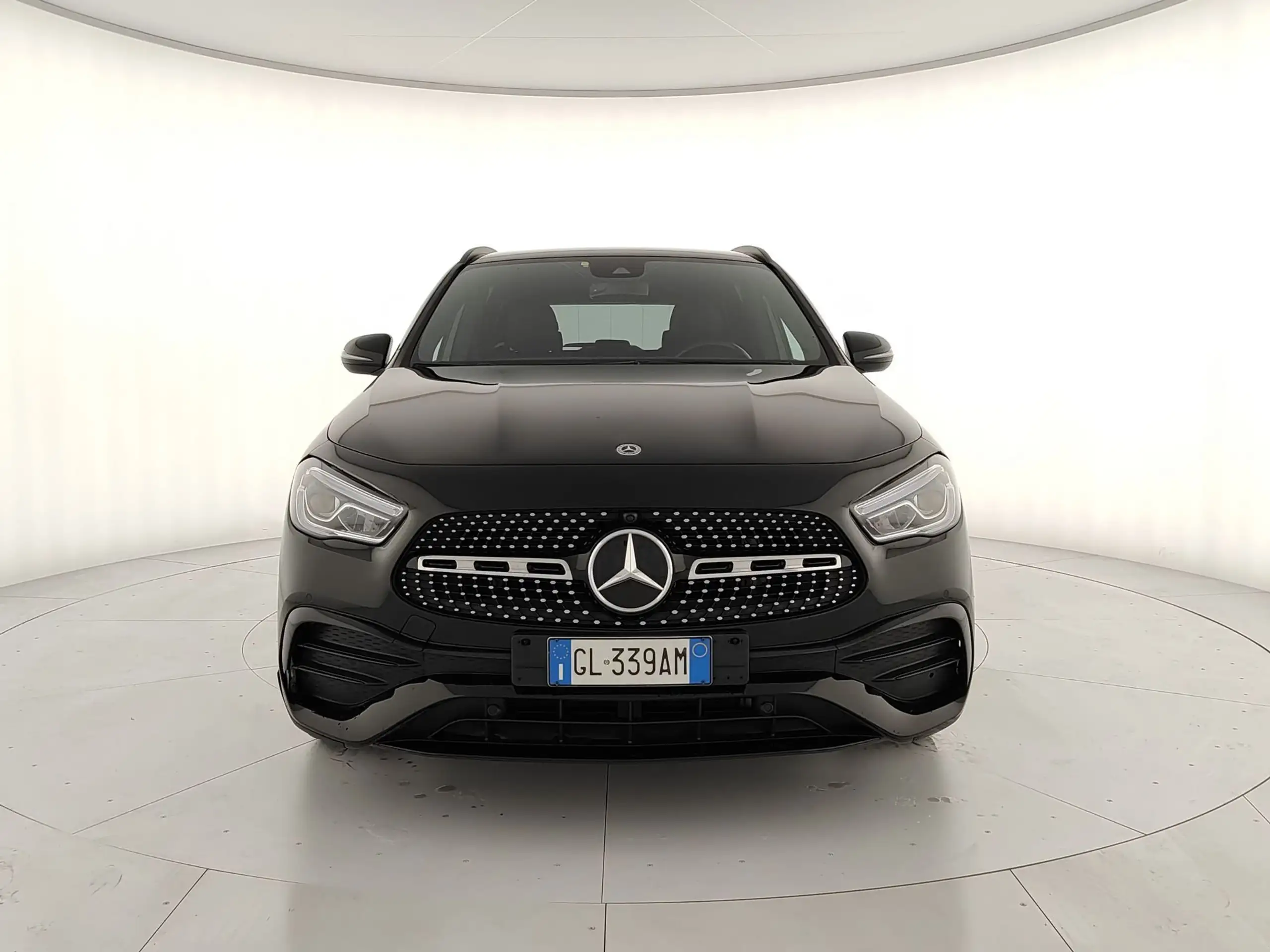 Mercedes-Benz - GLA 180