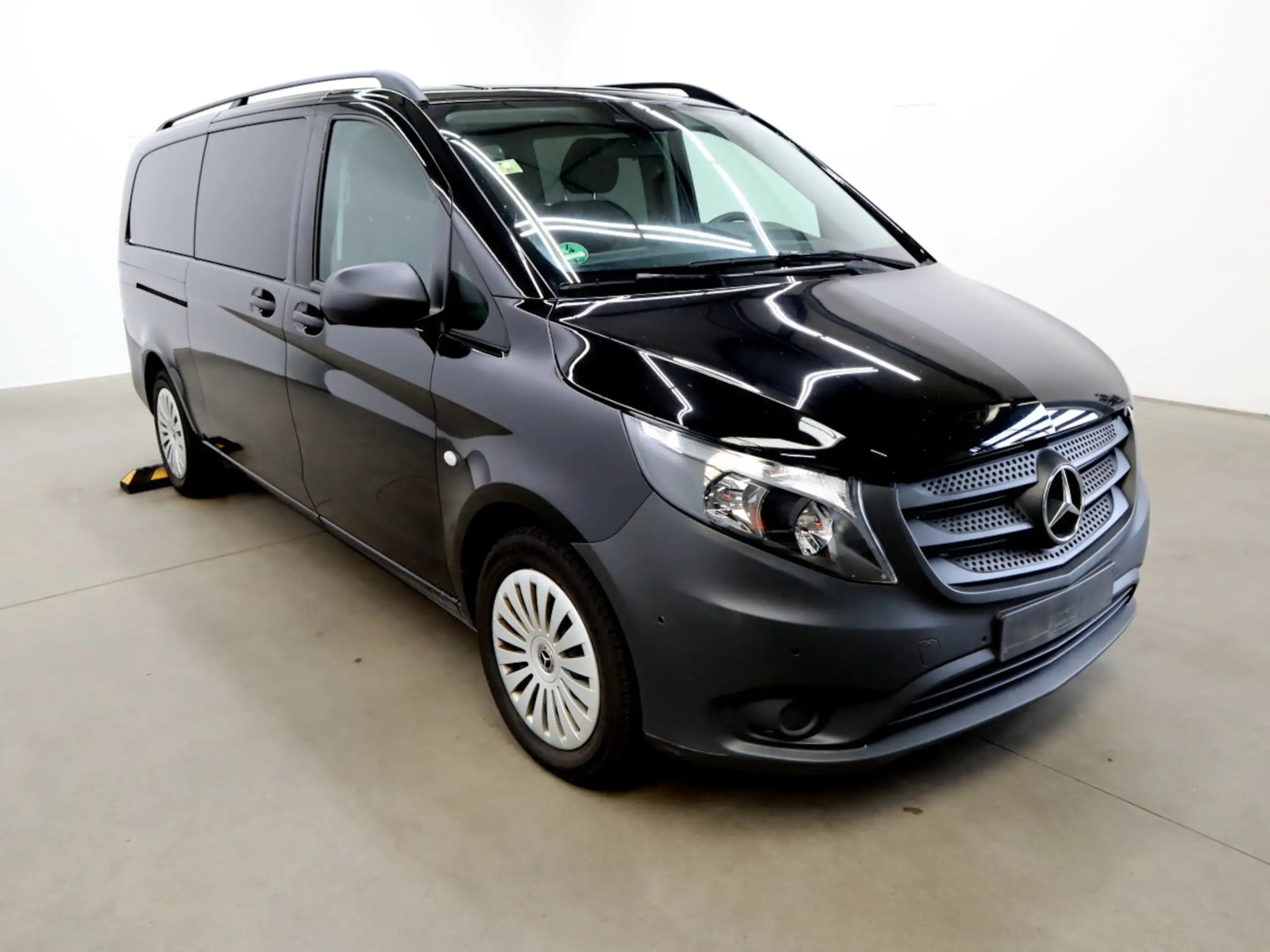 Mercedes-Benz - Vito