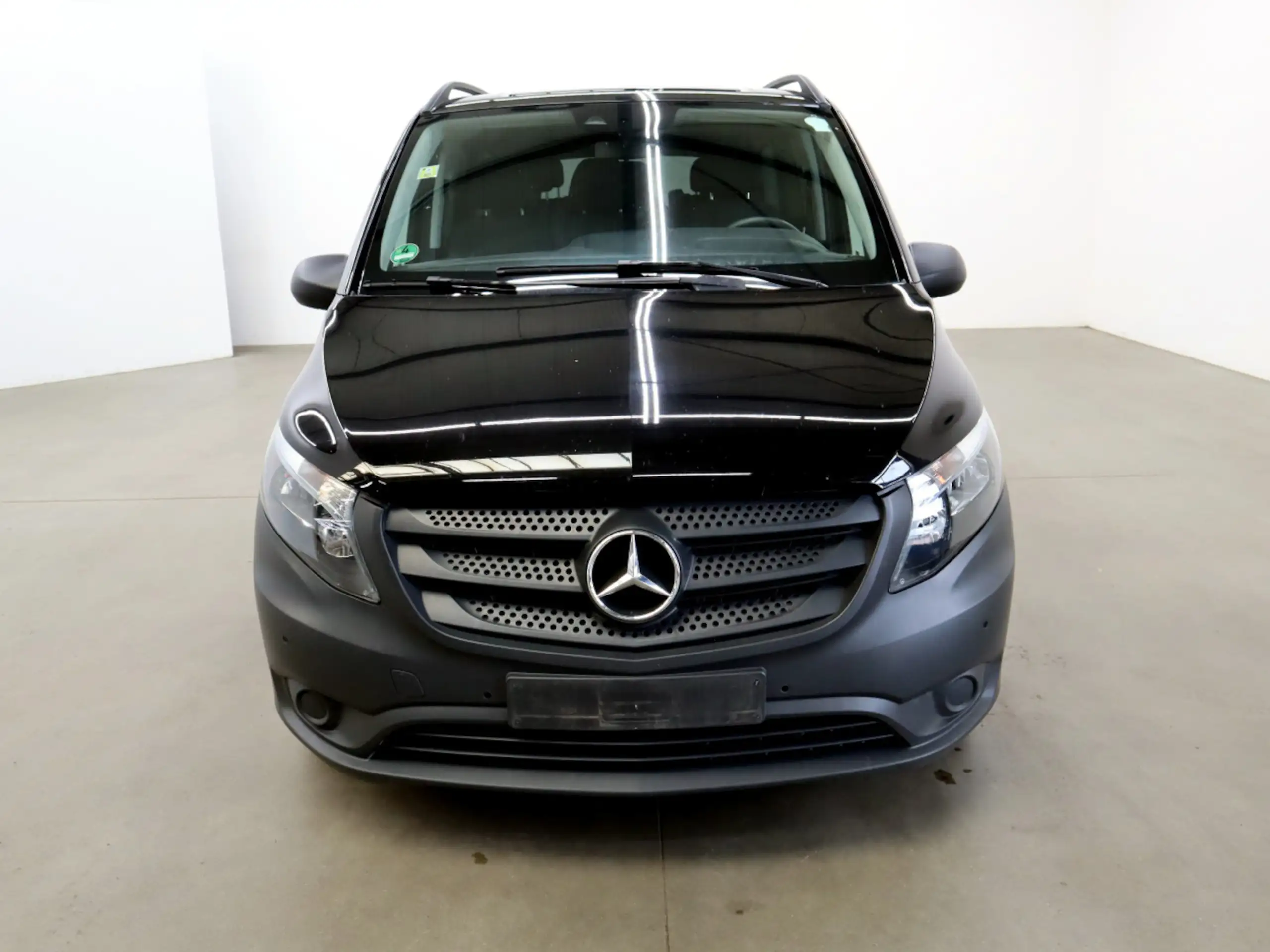 Mercedes-Benz - Vito