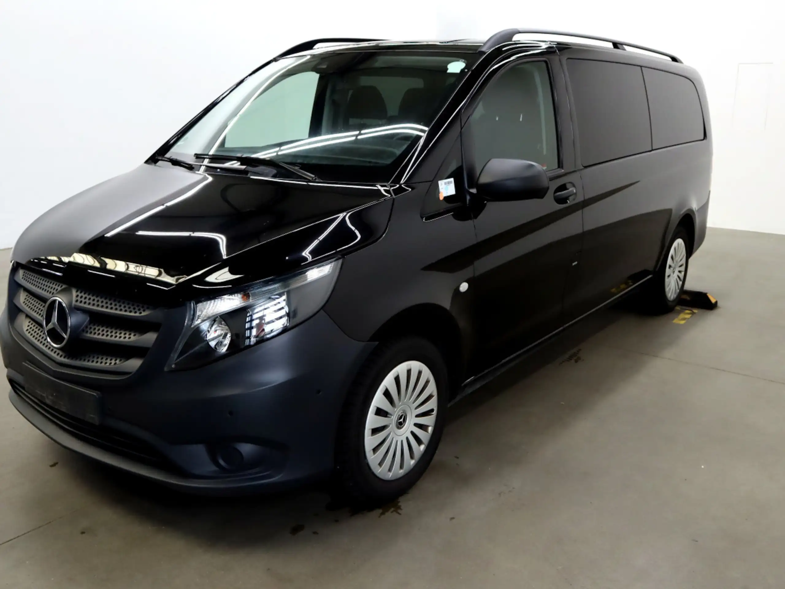 Mercedes-Benz - Vito