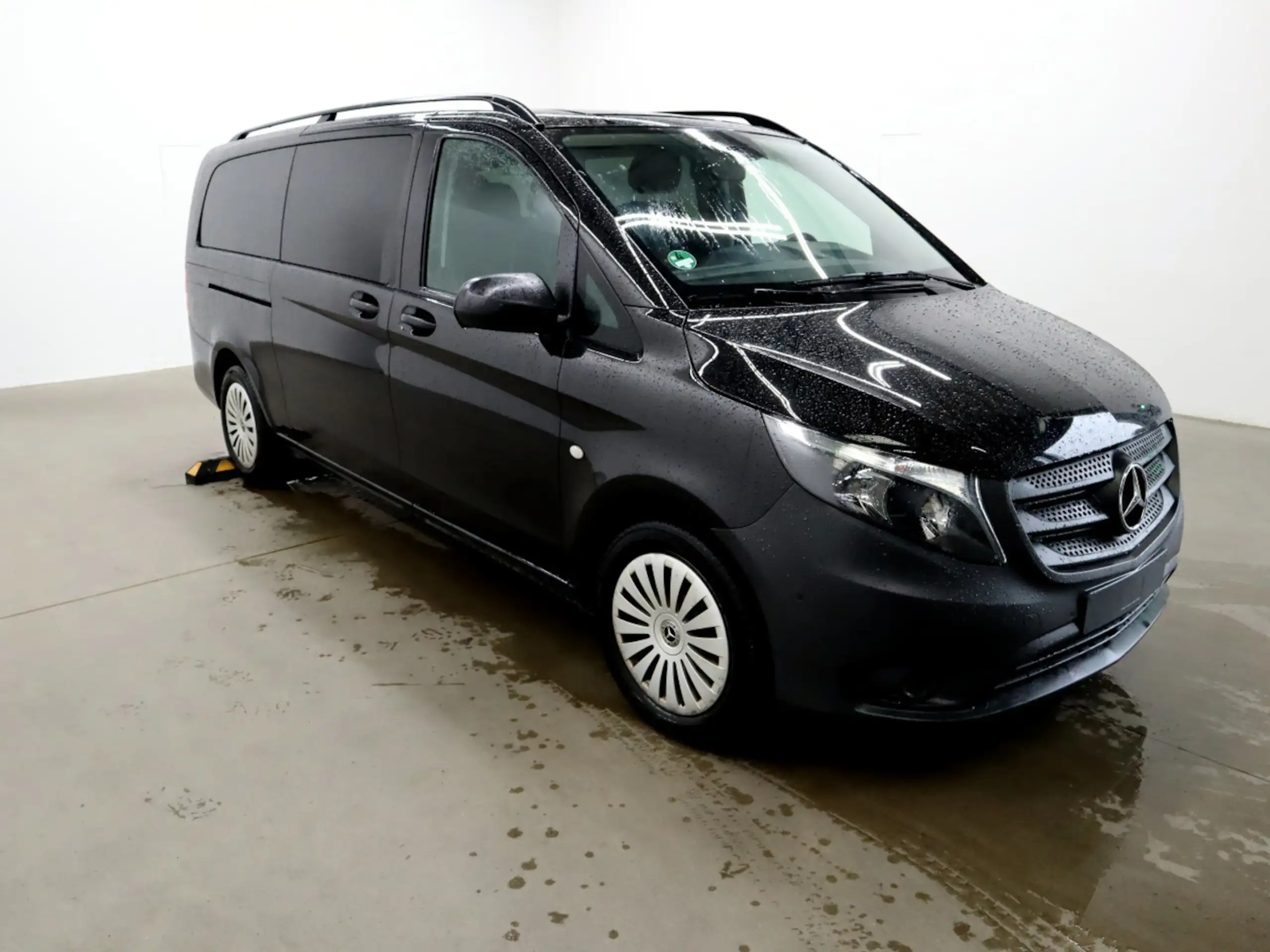 Mercedes-Benz - Vito