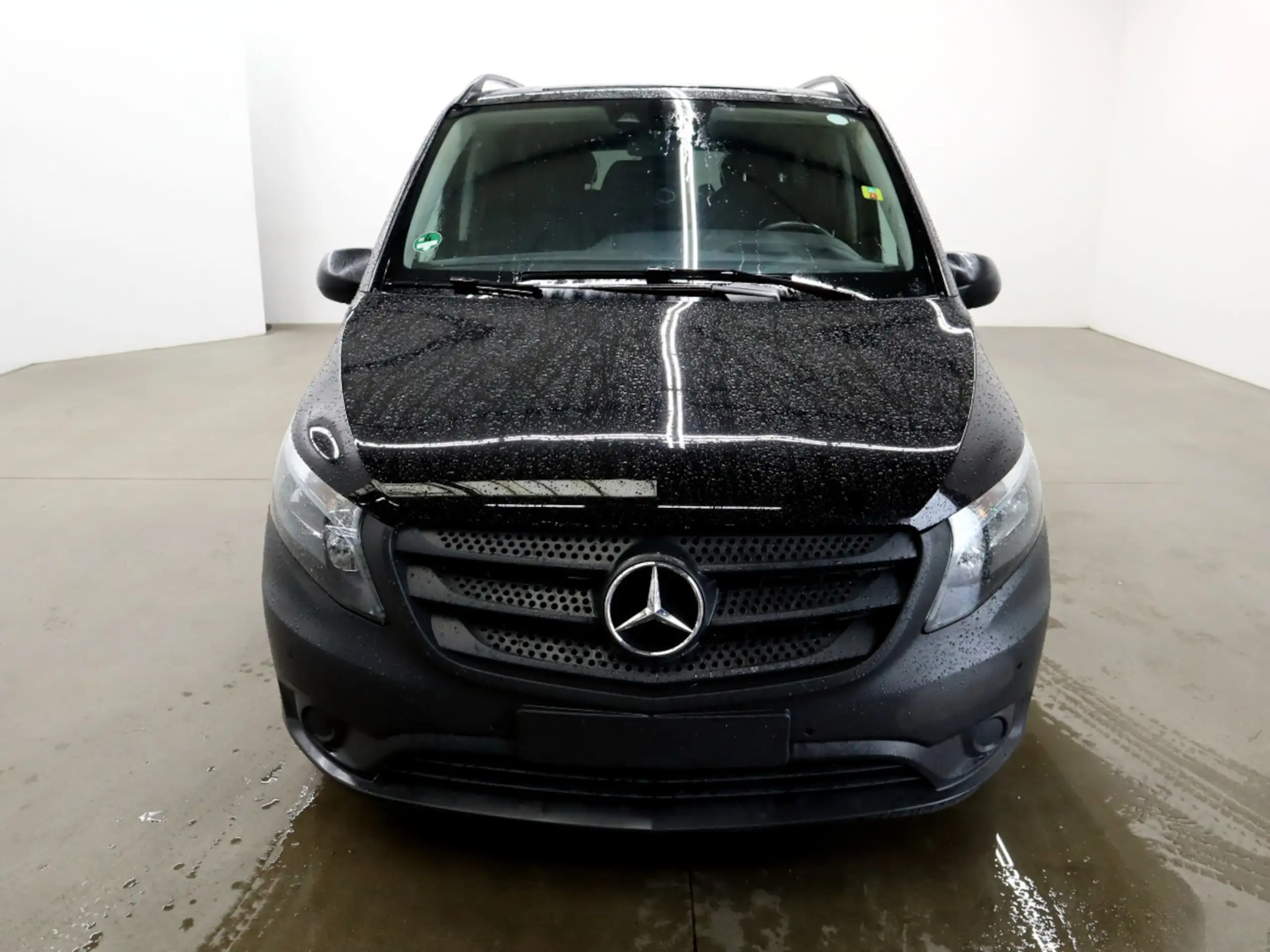 Mercedes-Benz - Vito