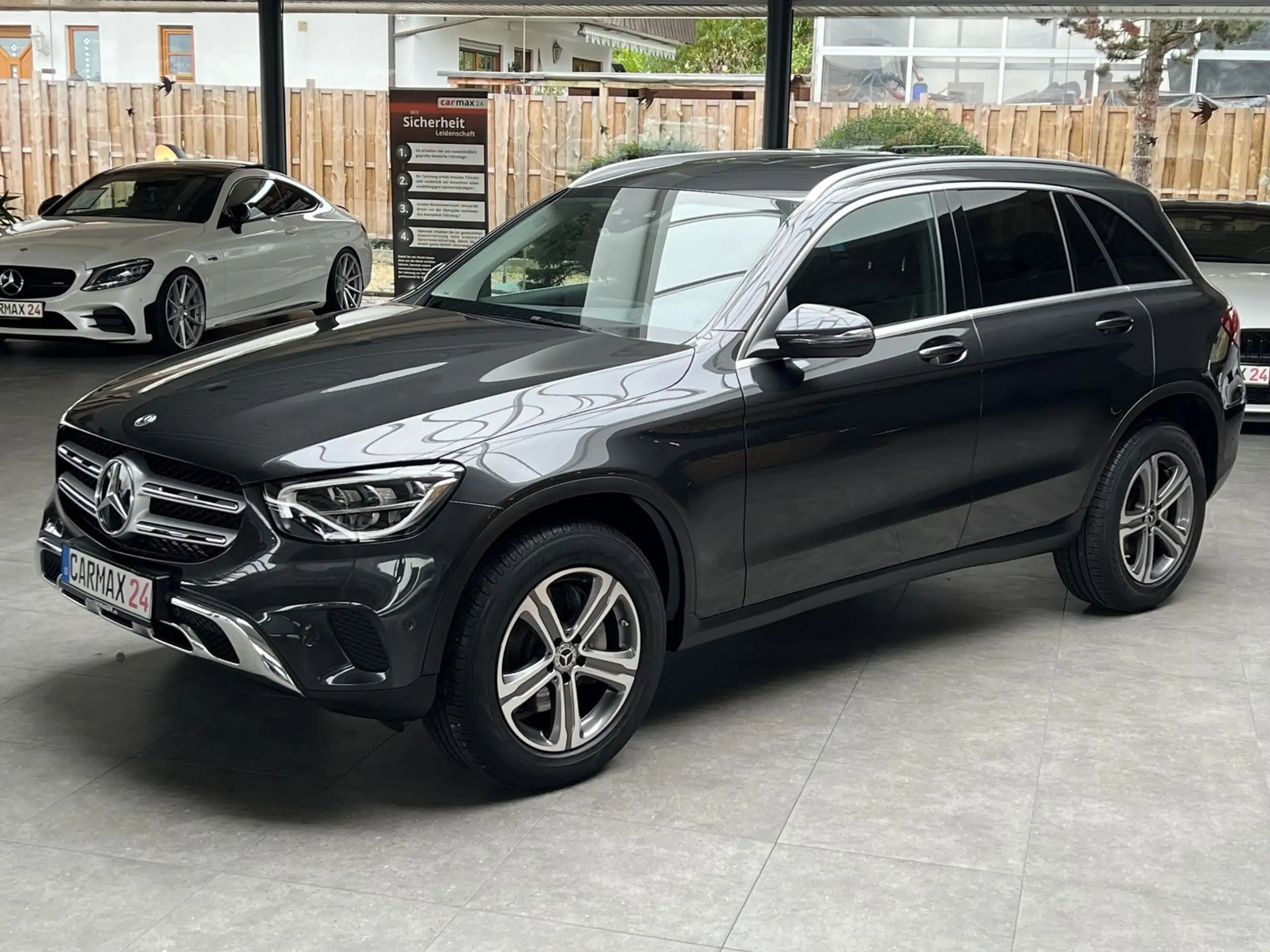 Mercedes-Benz - GLC 220