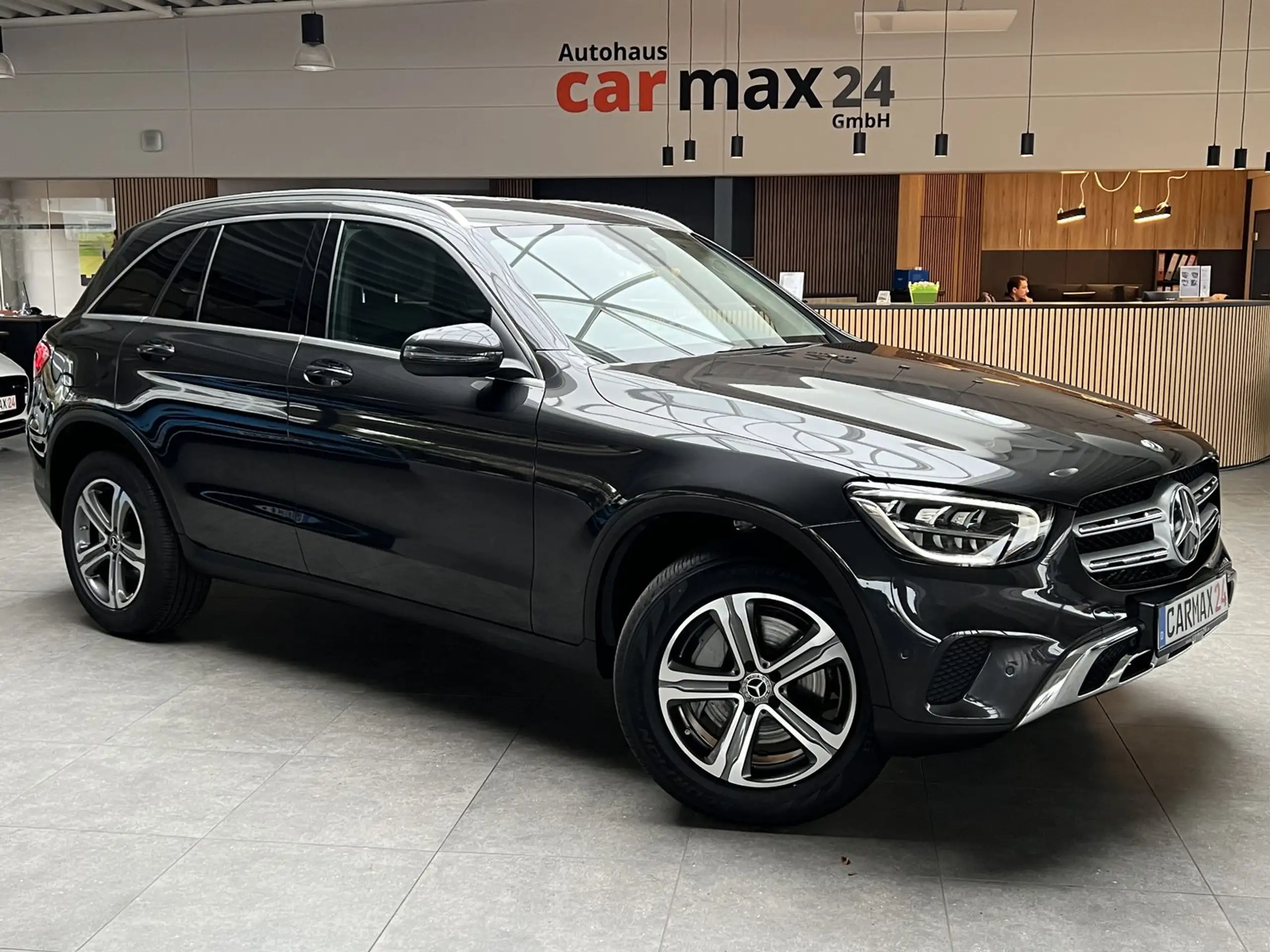 Mercedes-Benz - GLC 220