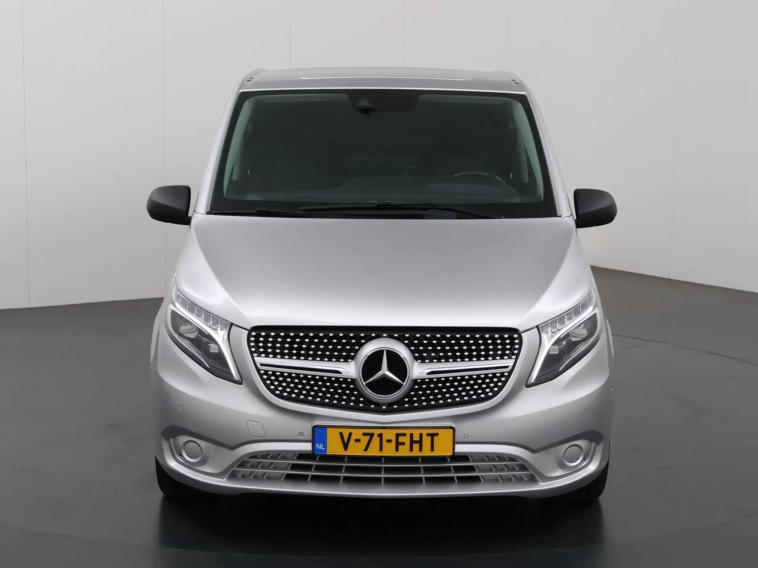 Mercedes-Benz - Vito